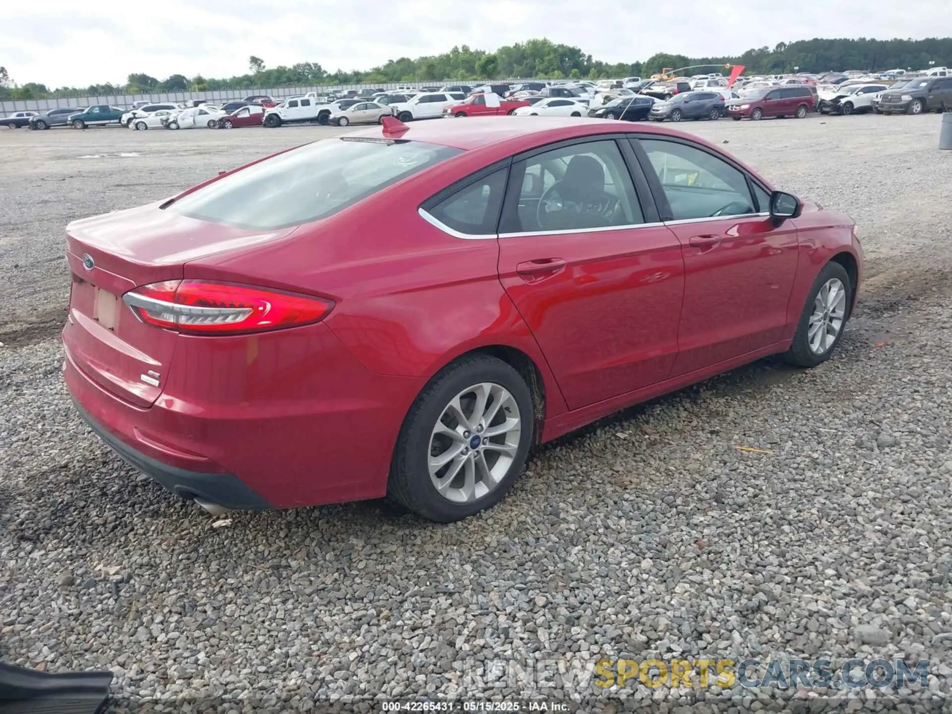 4 Photograph of a damaged car 3FA6P0HD8LR107403 FORD FUSION 2020