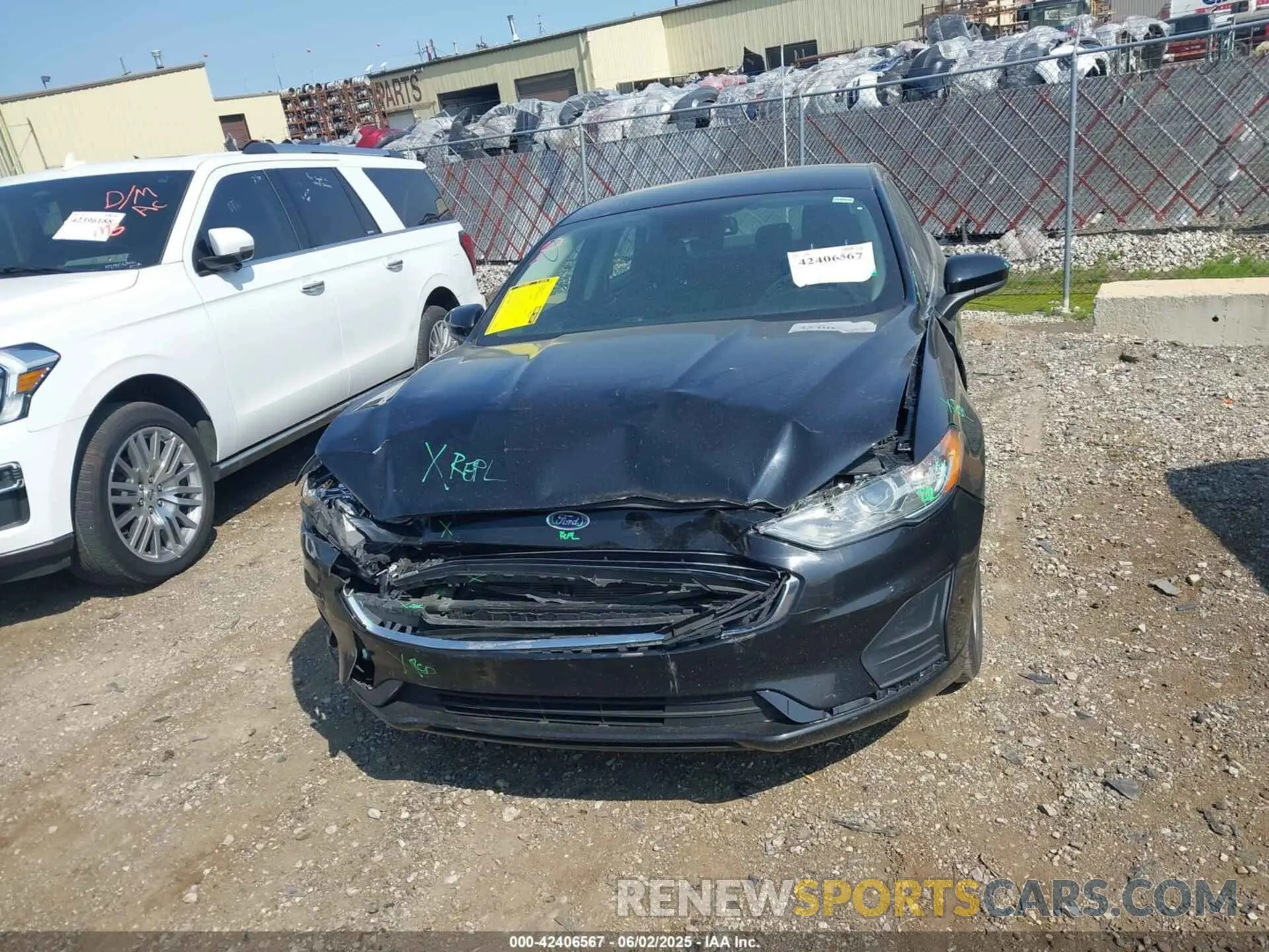 12 Photograph of a damaged car 3FA6P0HD8LR109376 FORD FUSION 2020