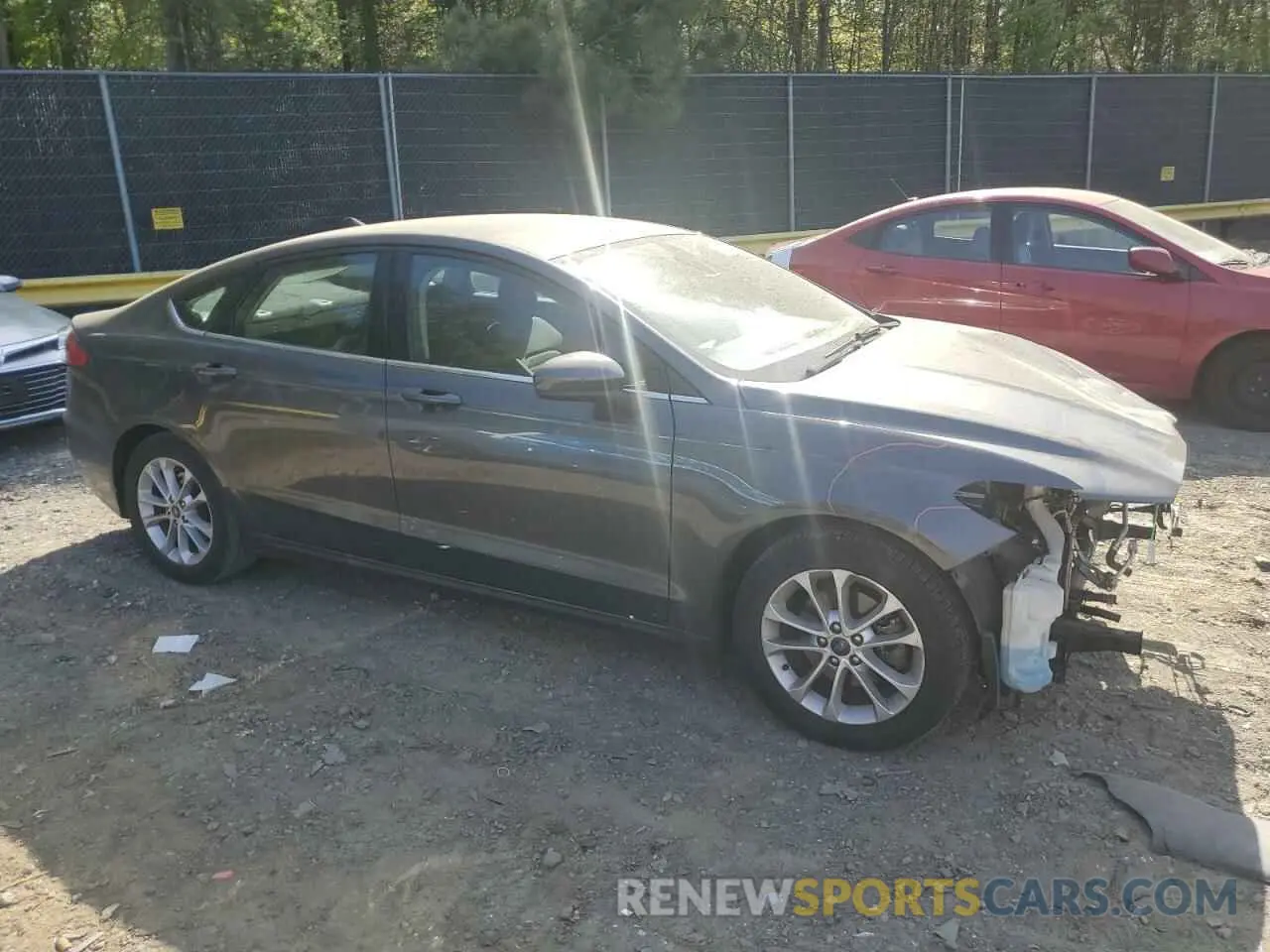 4 Photograph of a damaged car 3FA6P0HD8LR122922 FORD FUSION 2020