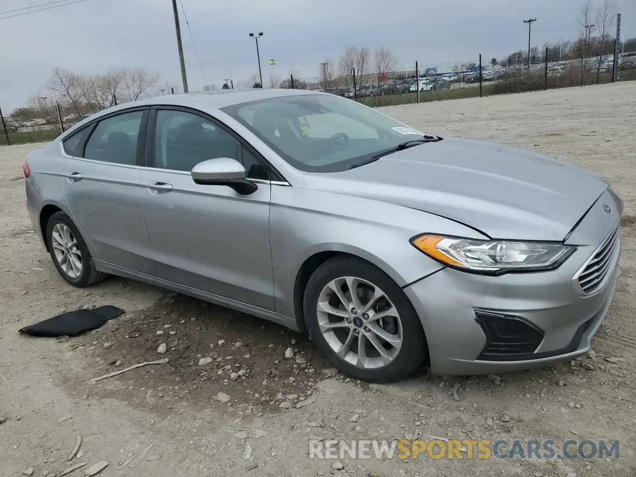 4 Photograph of a damaged car 3FA6P0HD8LR124038 FORD FUSION 2020