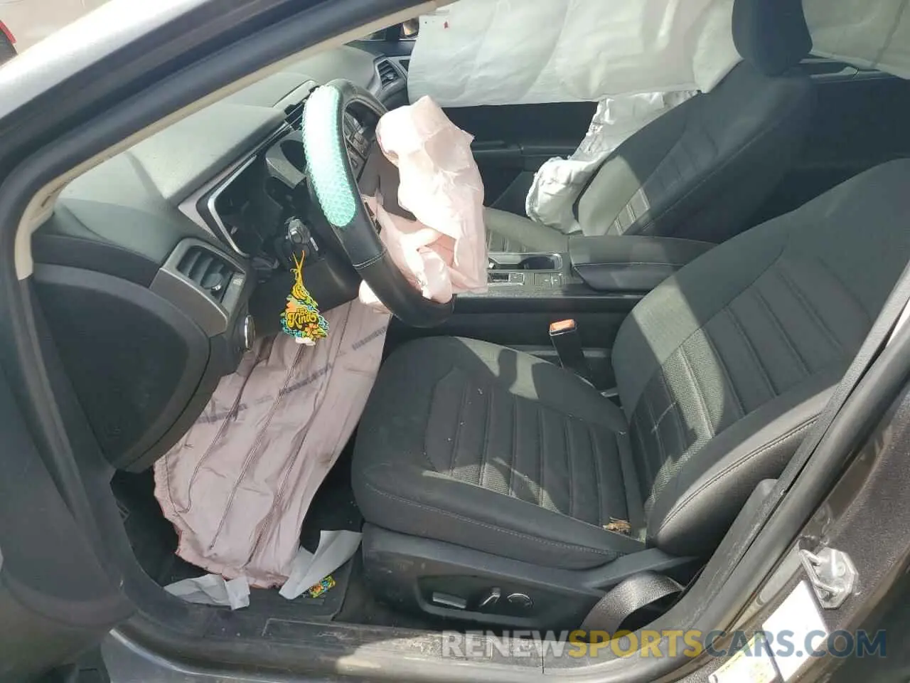 7 Photograph of a damaged car 3FA6P0HD8LR124590 FORD FUSION 2020