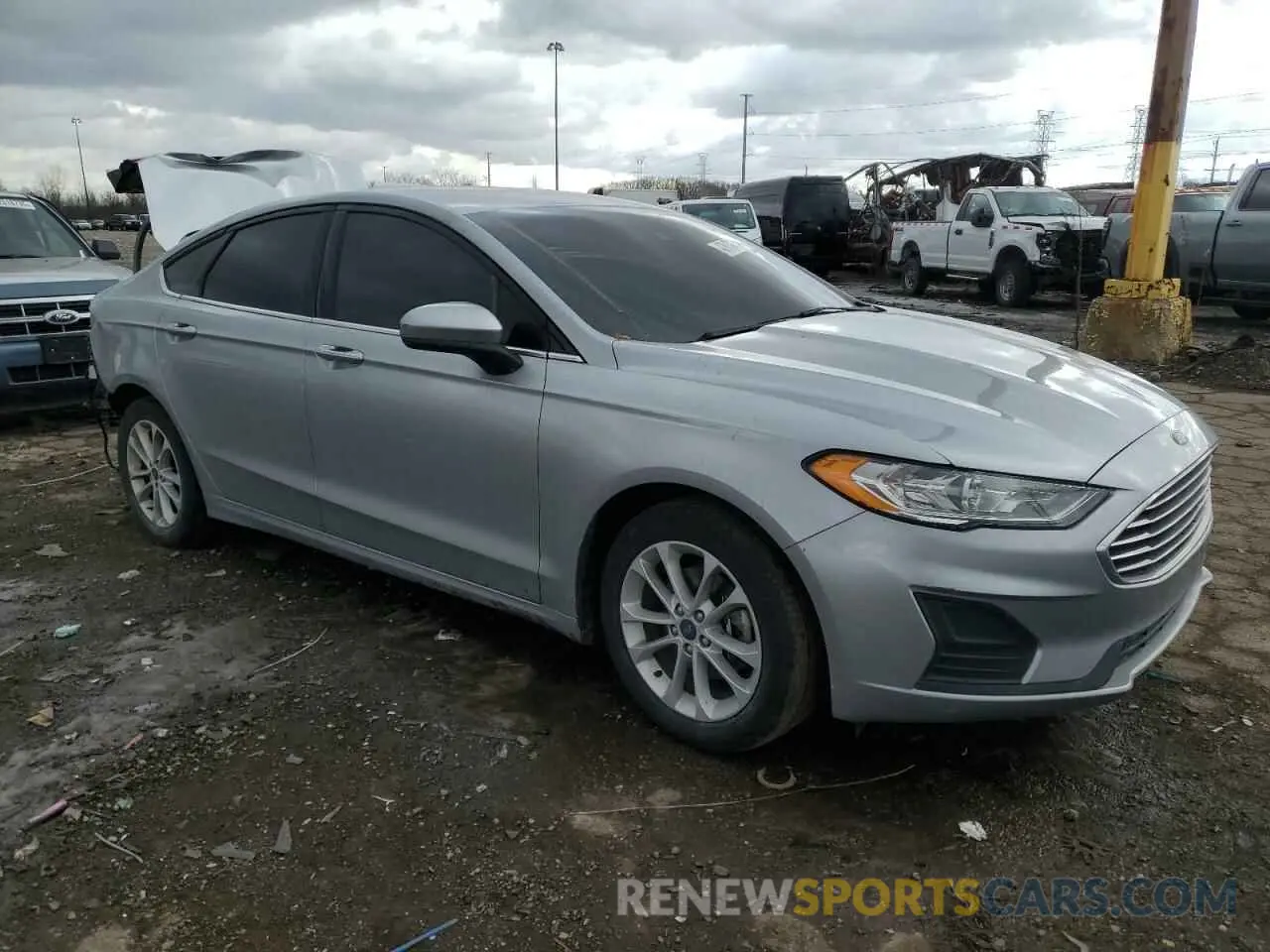 4 Photograph of a damaged car 3FA6P0HD8LR125402 FORD FUSION 2020