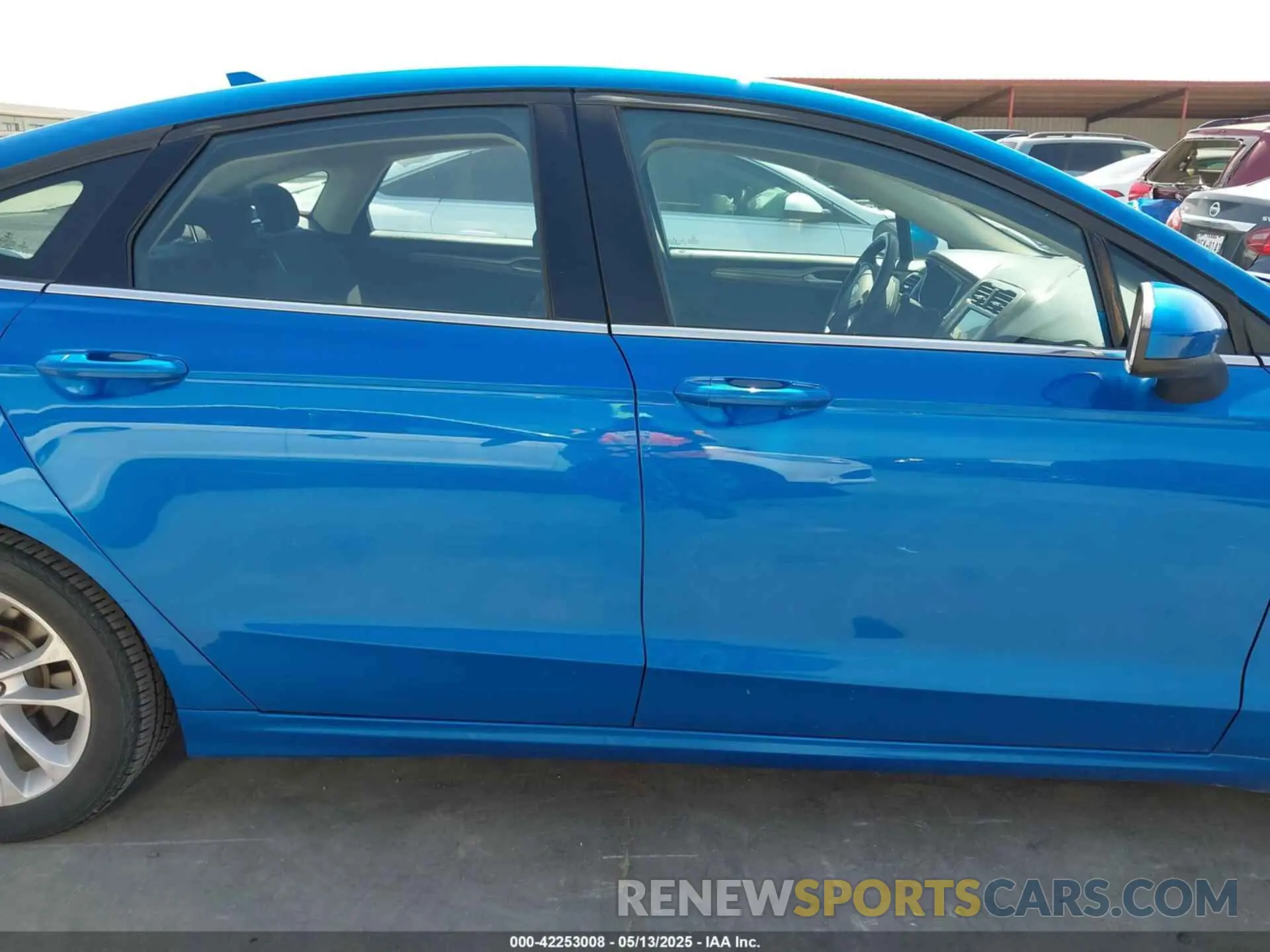 13 Photograph of a damaged car 3FA6P0HD8LR135668 FORD FUSION 2020