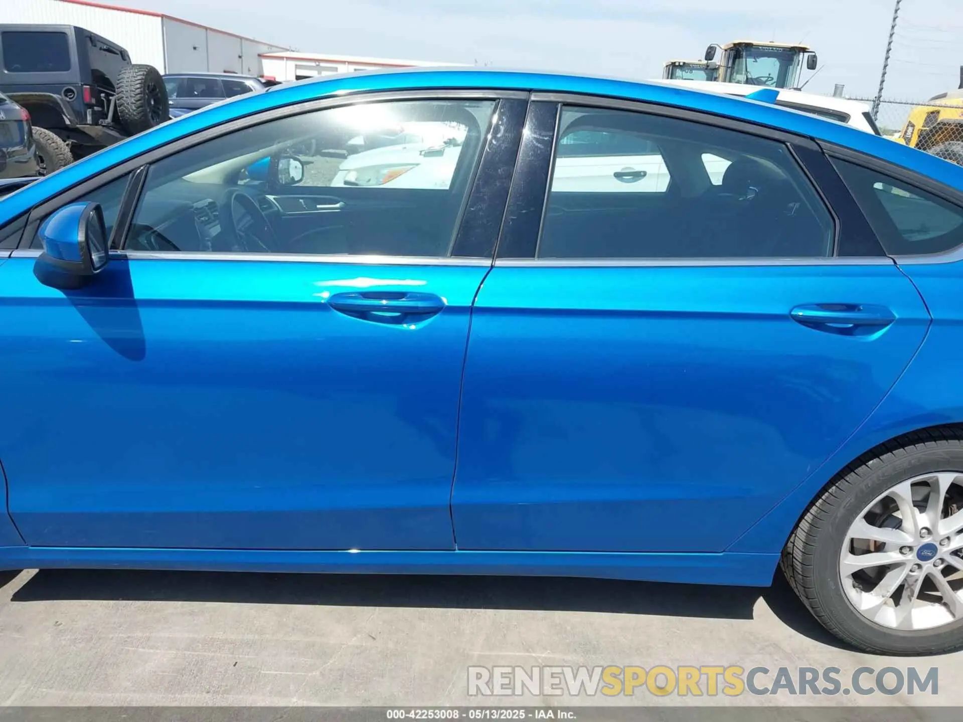 14 Photograph of a damaged car 3FA6P0HD8LR135668 FORD FUSION 2020