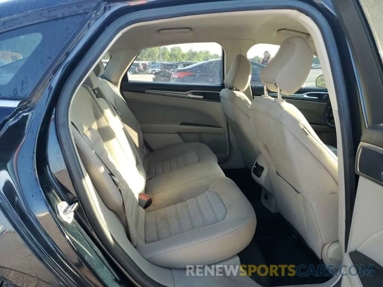 10 Photograph of a damaged car 3FA6P0HD8LR169299 FORD FUSION 2020