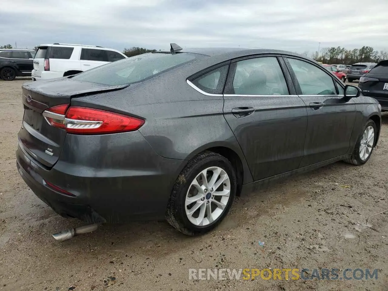 3 Photograph of a damaged car 3FA6P0HD8LR201216 FORD FUSION 2020