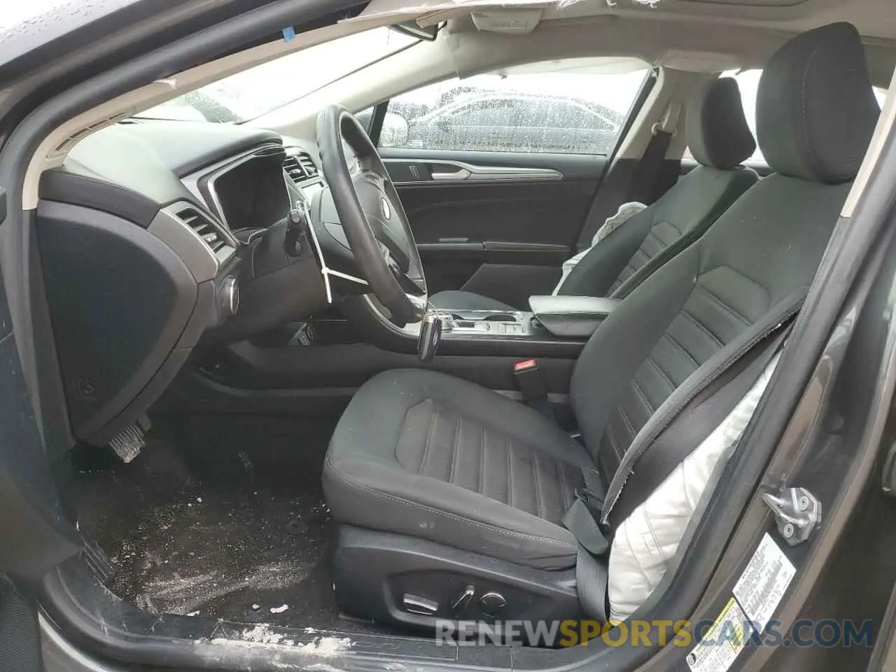 7 Photograph of a damaged car 3FA6P0HD8LR201216 FORD FUSION 2020