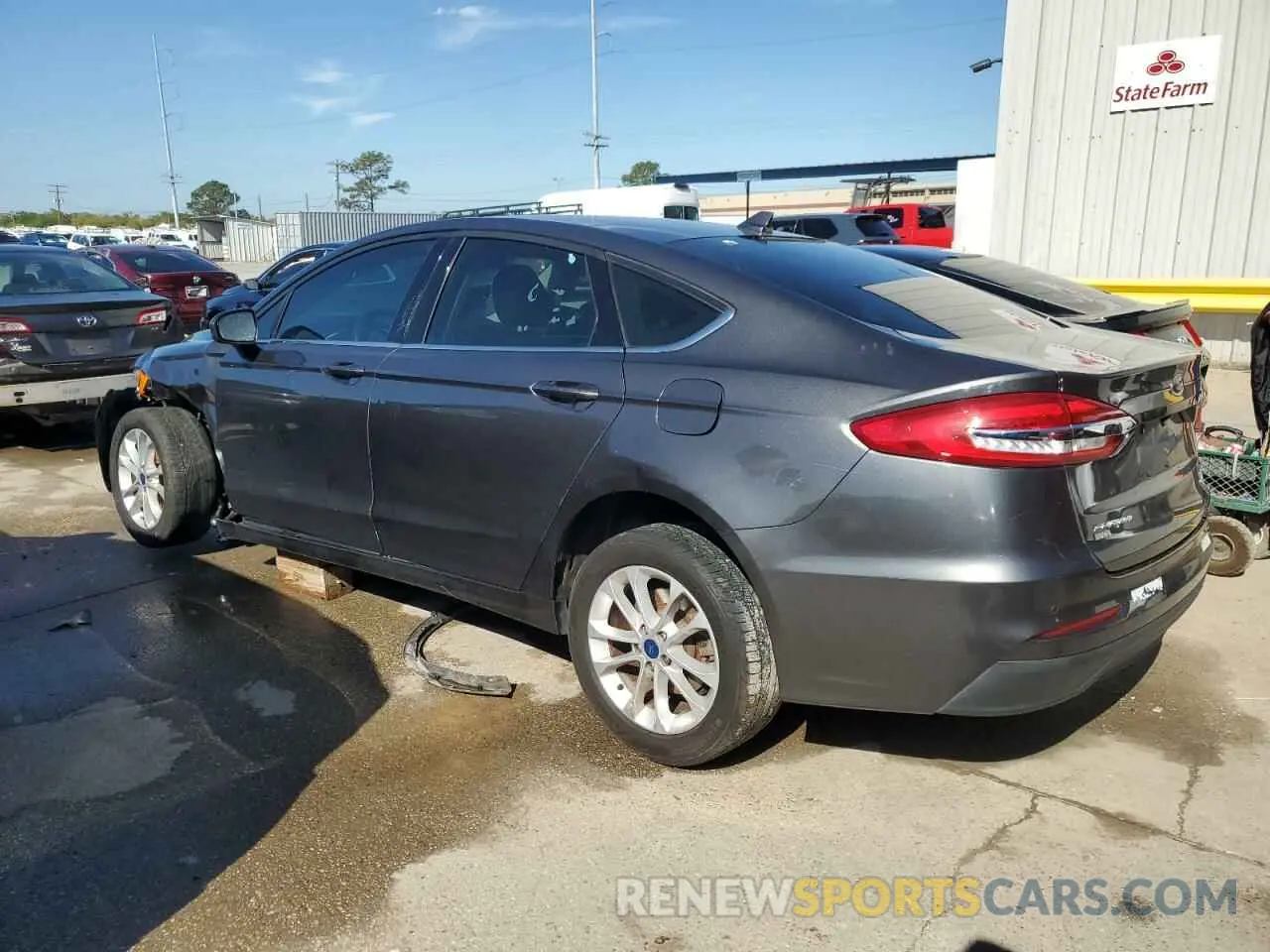 2 Photograph of a damaged car 3FA6P0HD8LR218002 FORD FUSION 2020