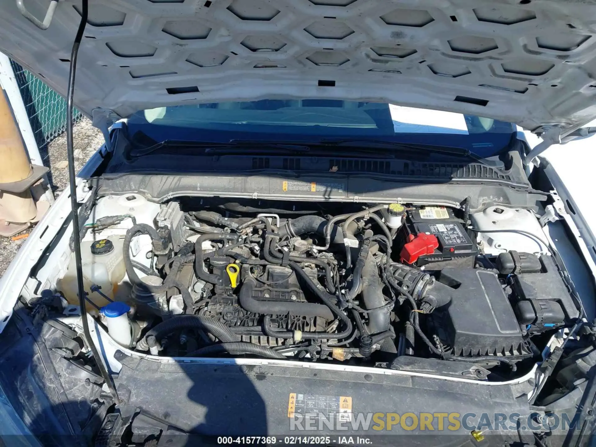 10 Photograph of a damaged car 3FA6P0HD8LR223944 FORD FUSION 2020