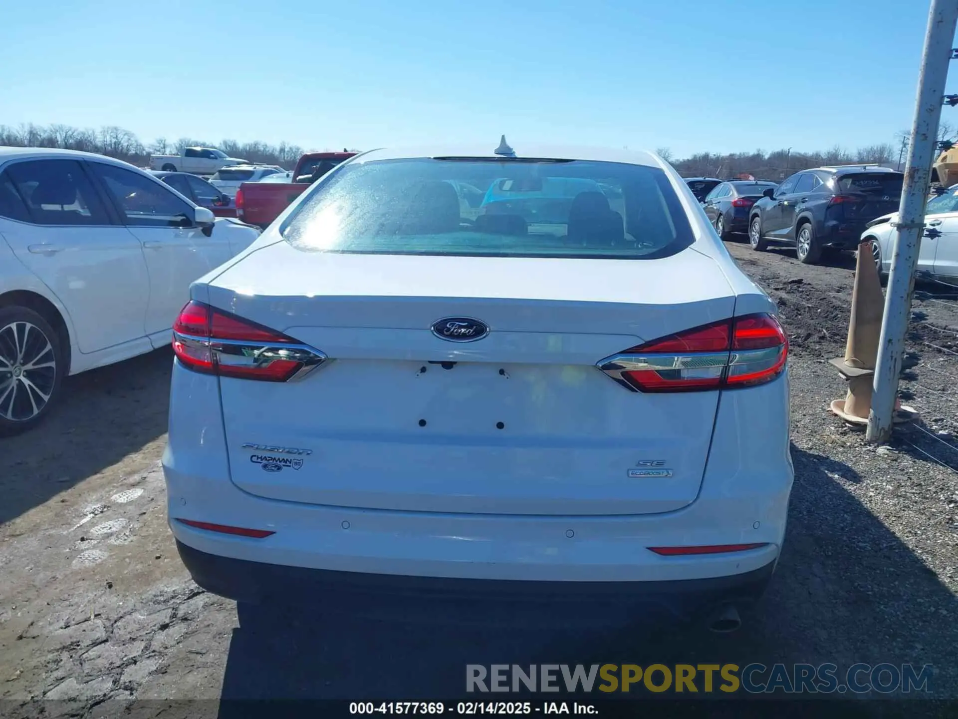 16 Photograph of a damaged car 3FA6P0HD8LR223944 FORD FUSION 2020