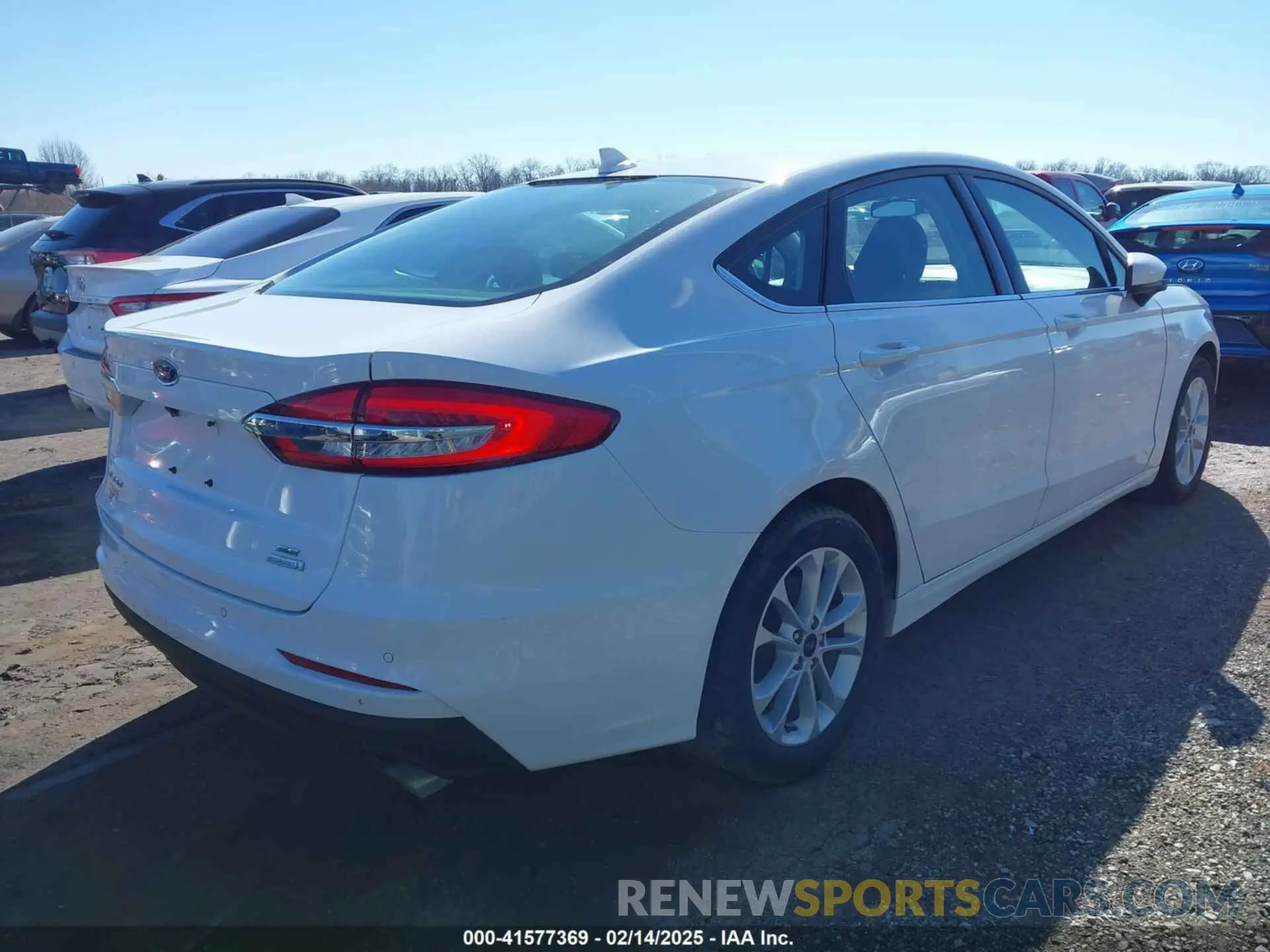 4 Photograph of a damaged car 3FA6P0HD8LR223944 FORD FUSION 2020