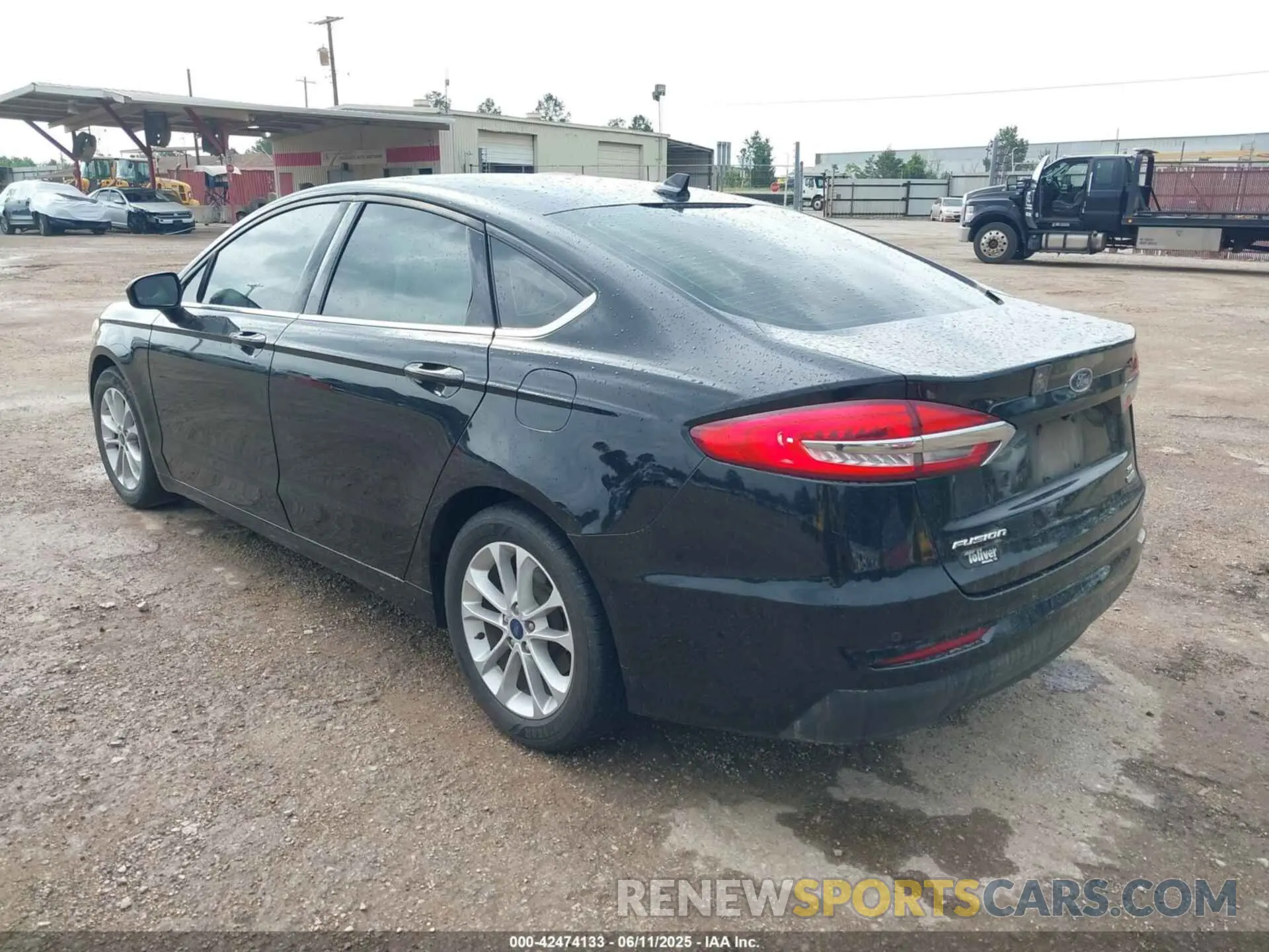 3 Photograph of a damaged car 3FA6P0HD8LR225659 FORD FUSION 2020