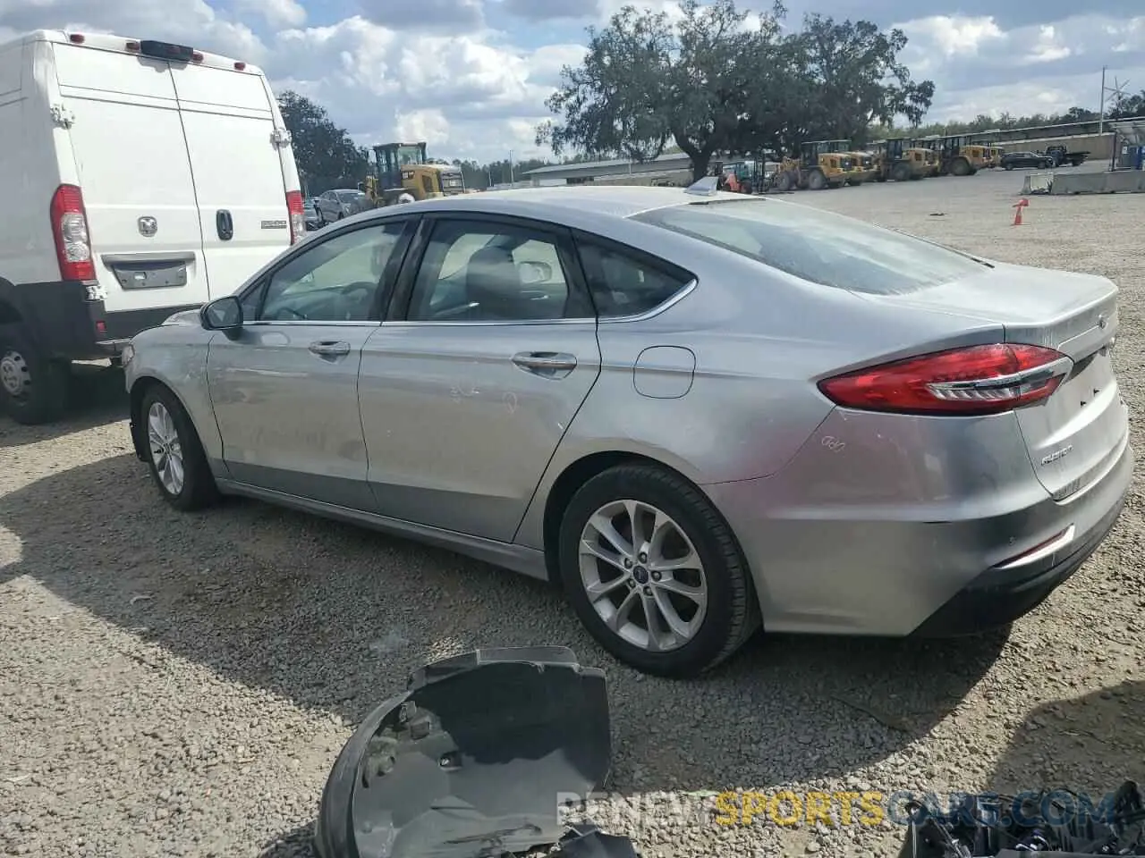 2 Photograph of a damaged car 3FA6P0HD8LR229680 FORD FUSION 2020