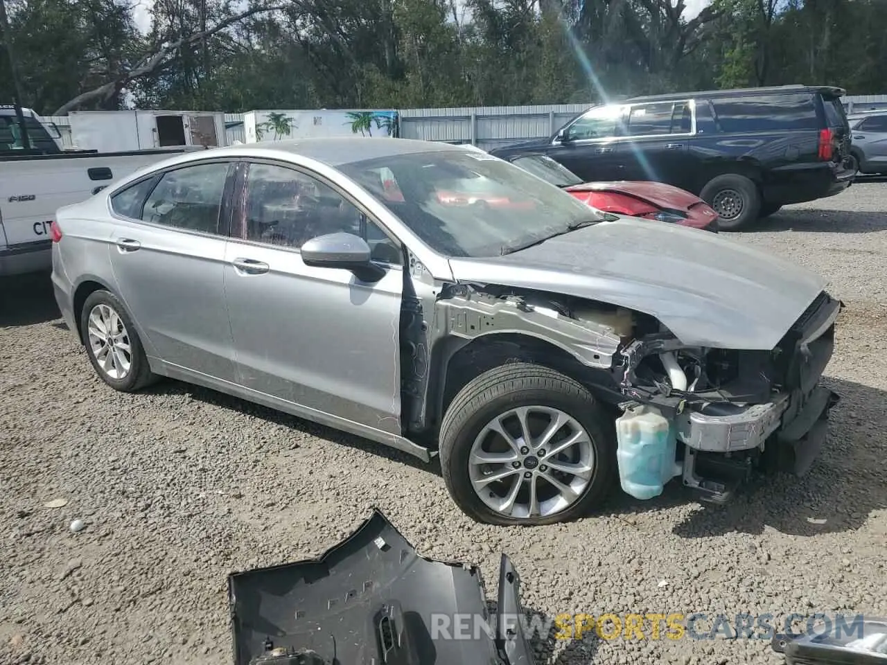 4 Photograph of a damaged car 3FA6P0HD8LR229680 FORD FUSION 2020