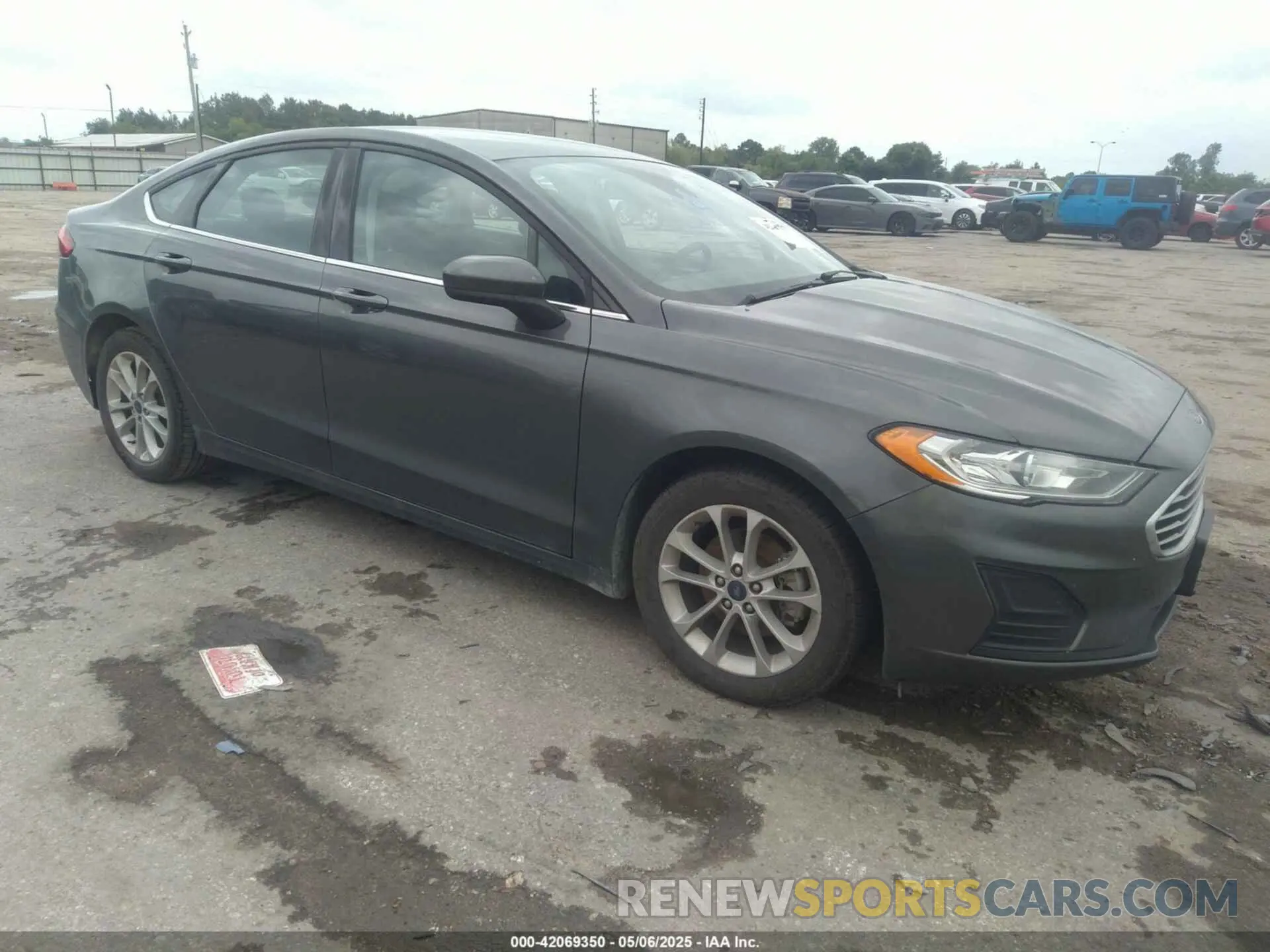 1 Photograph of a damaged car 3FA6P0HD8LR230263 FORD FUSION 2020