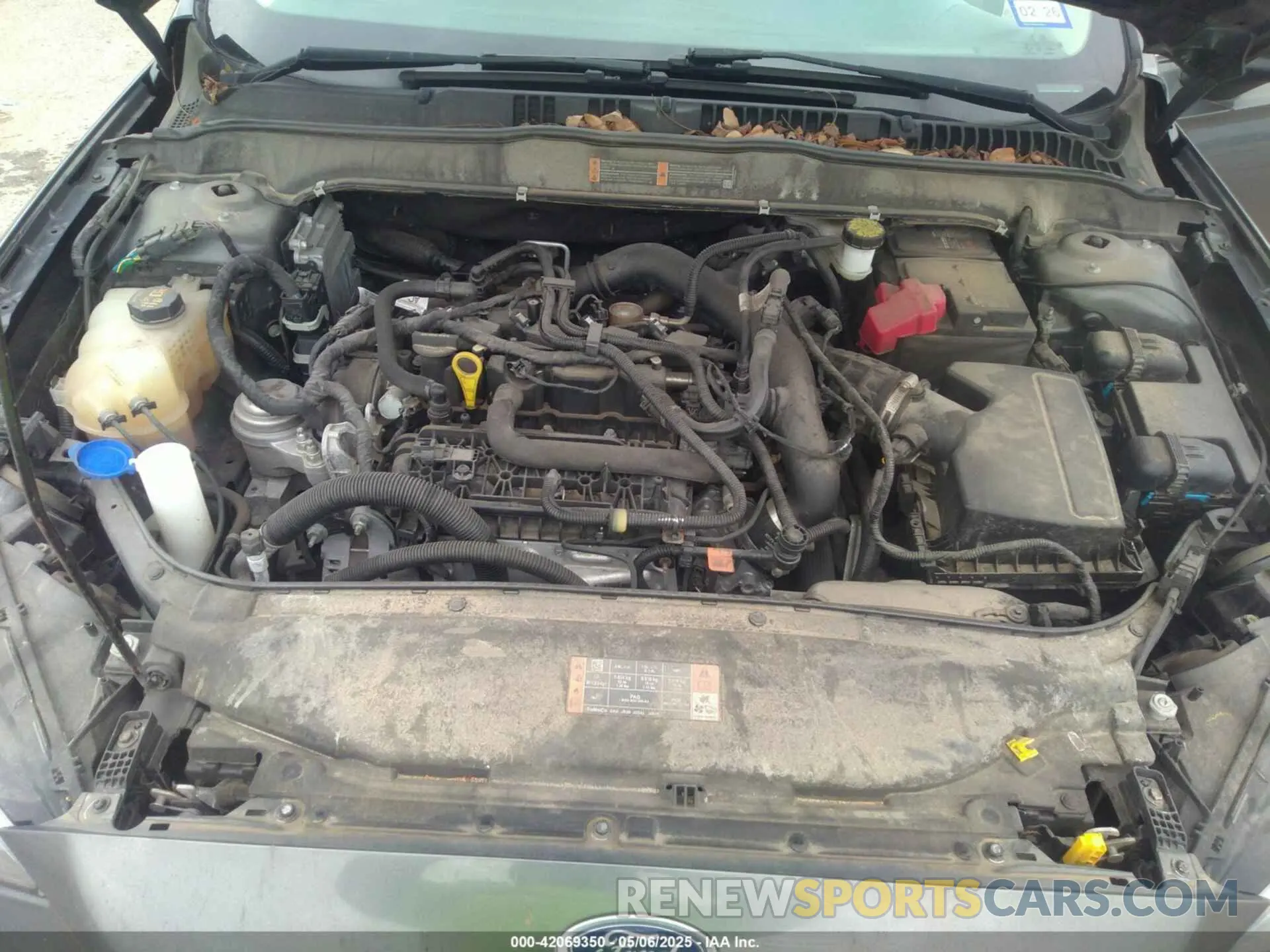 10 Photograph of a damaged car 3FA6P0HD8LR230263 FORD FUSION 2020