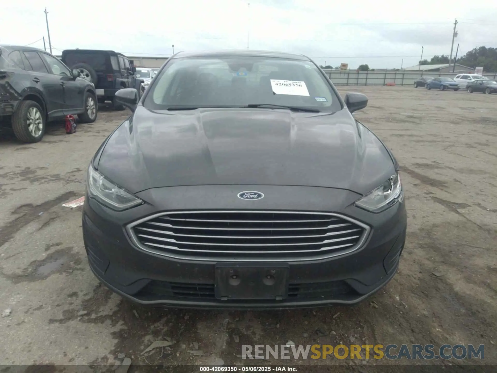 12 Photograph of a damaged car 3FA6P0HD8LR230263 FORD FUSION 2020