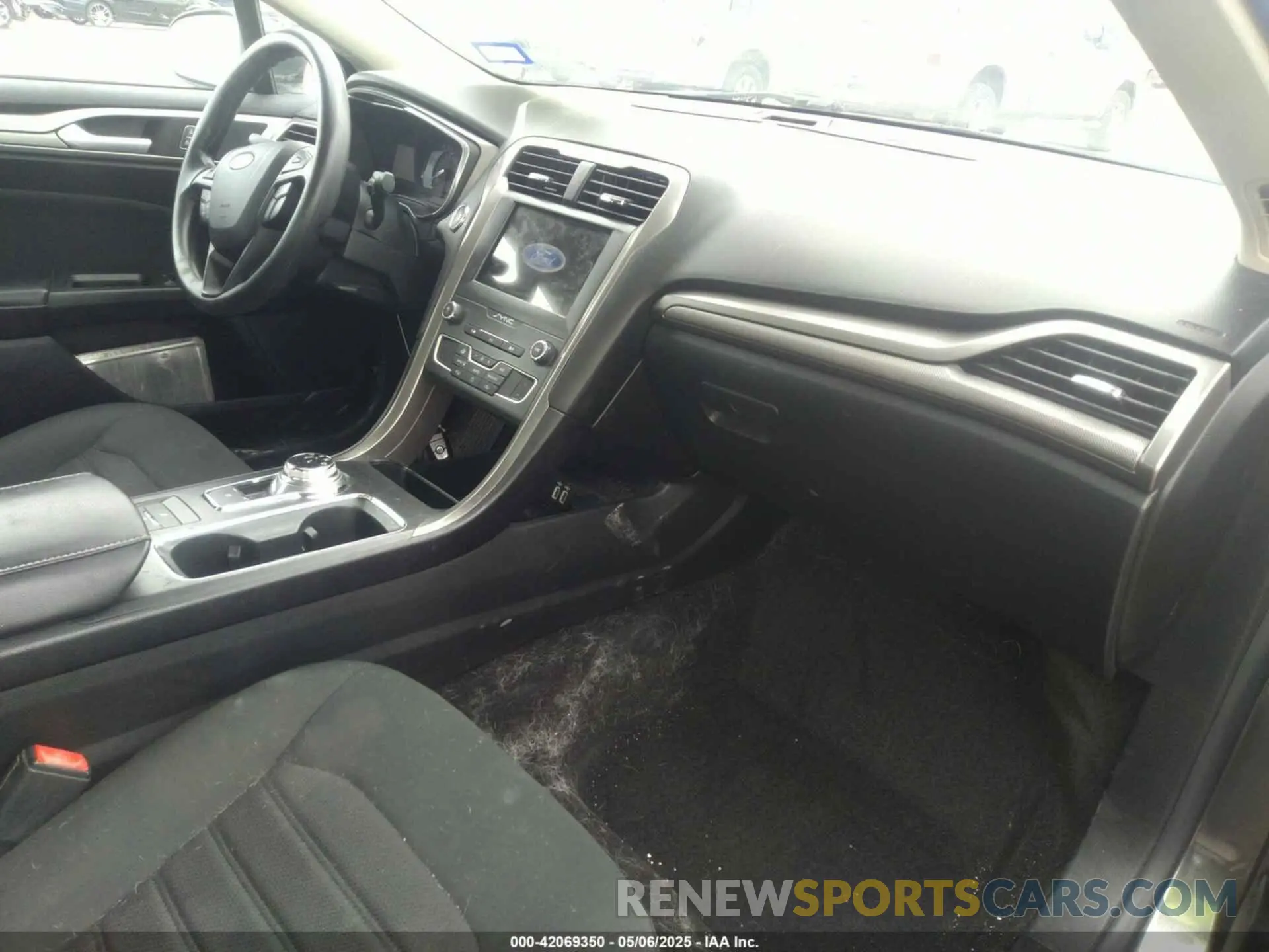 5 Photograph of a damaged car 3FA6P0HD8LR230263 FORD FUSION 2020