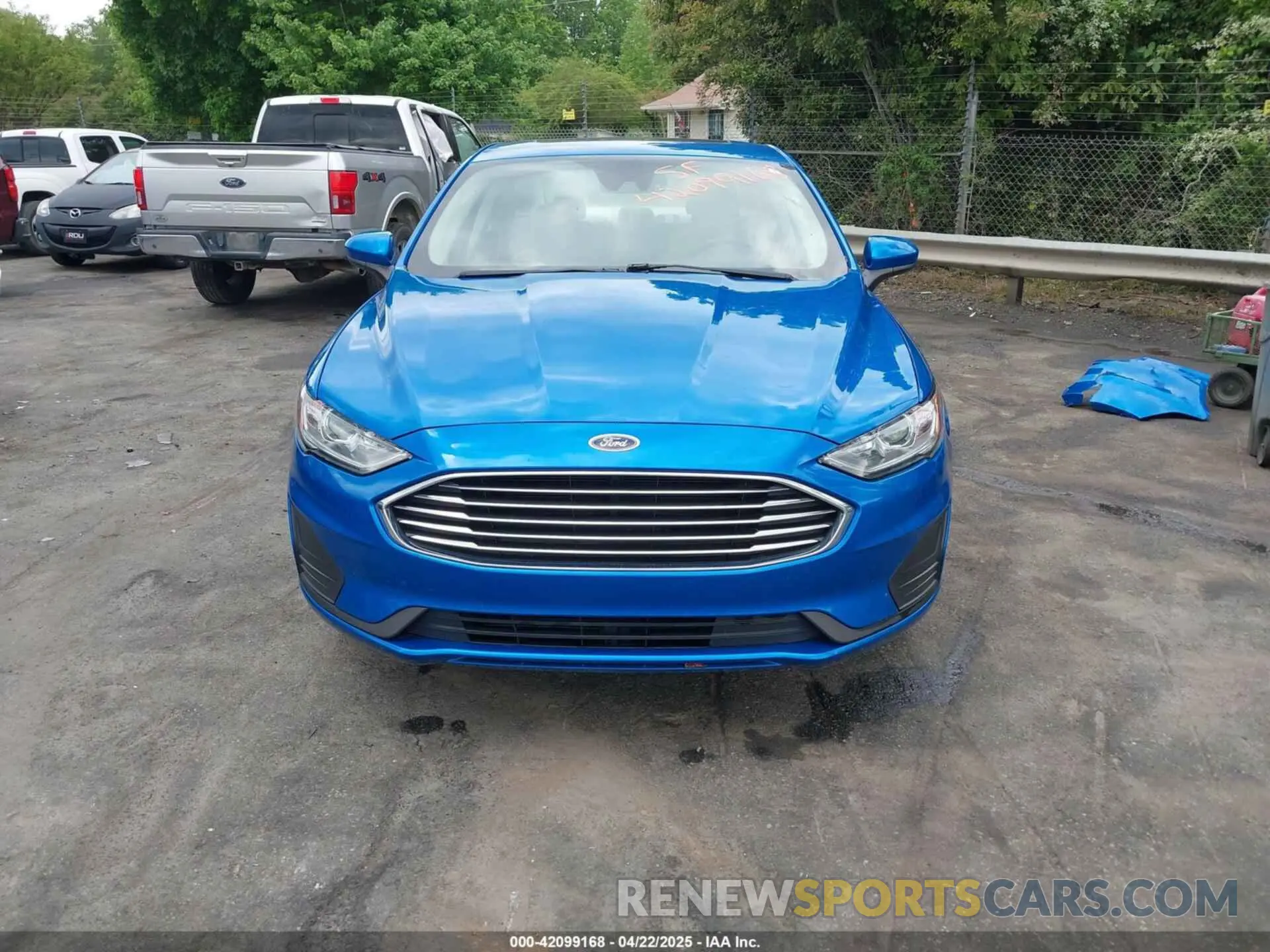 12 Photograph of a damaged car 3FA6P0HD8LR235608 FORD FUSION 2020