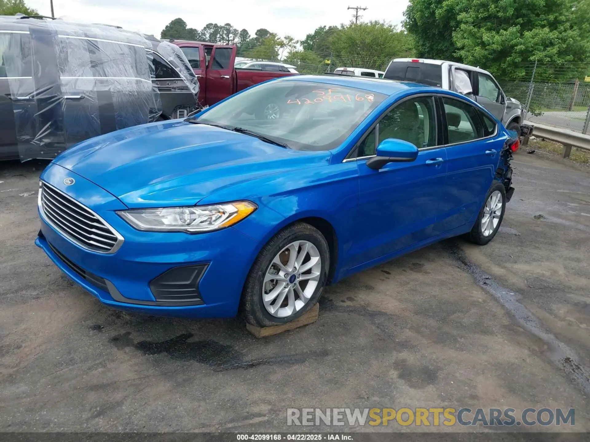 2 Photograph of a damaged car 3FA6P0HD8LR235608 FORD FUSION 2020