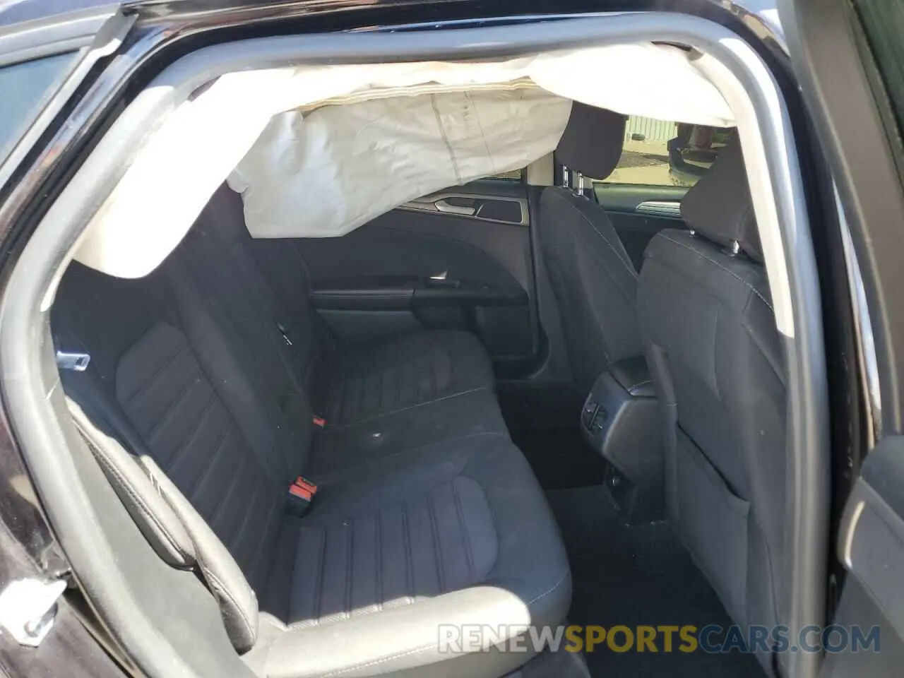 10 Photograph of a damaged car 3FA6P0HD8LR251355 FORD FUSION 2020