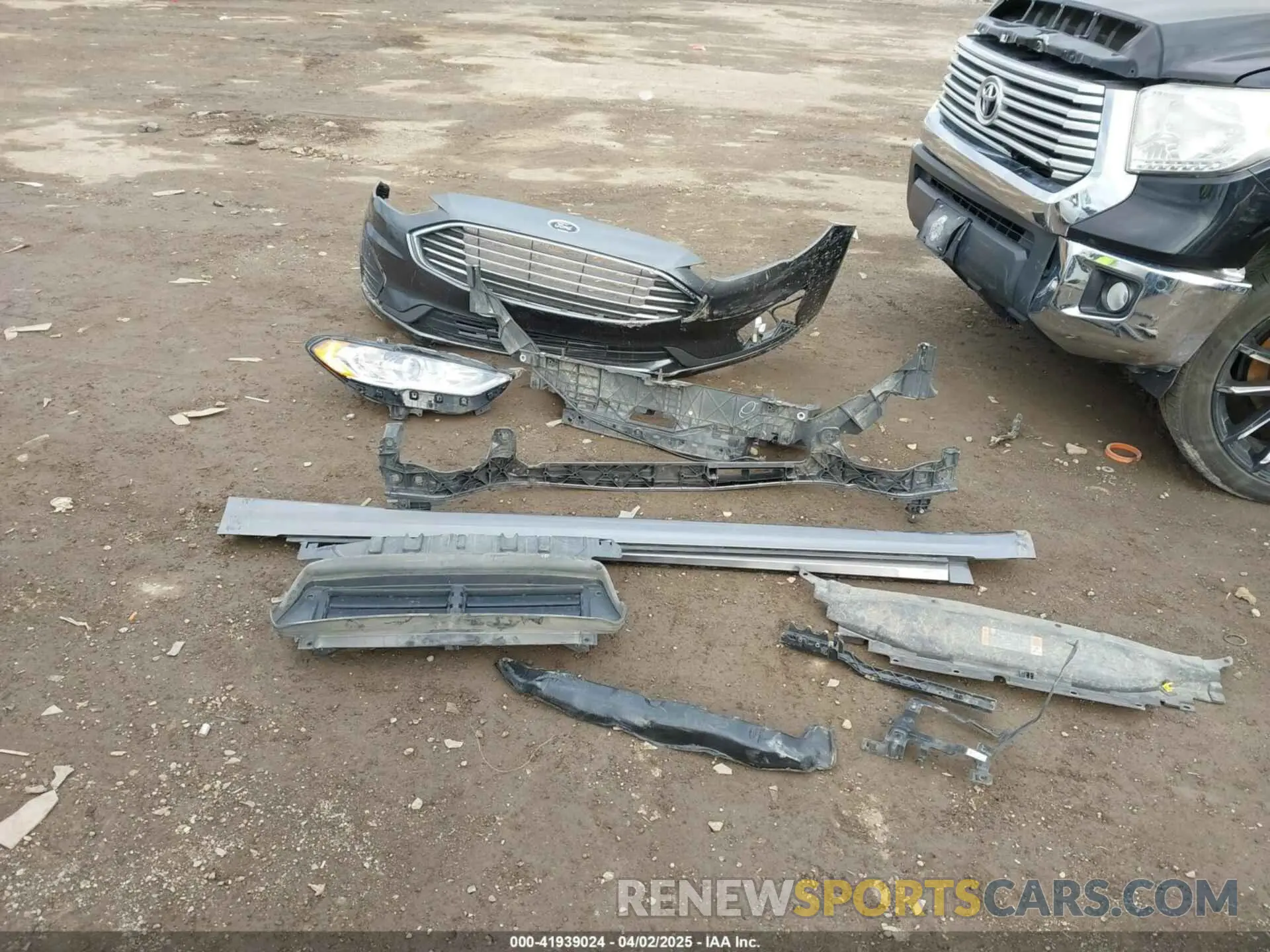 12 Photograph of a damaged car 3FA6P0HD8LR257138 FORD FUSION 2020