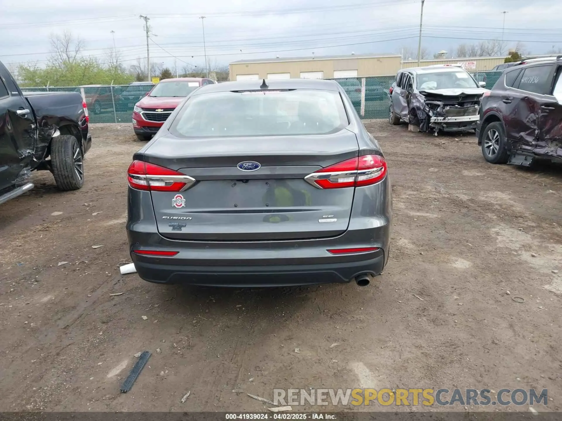 17 Photograph of a damaged car 3FA6P0HD8LR257138 FORD FUSION 2020