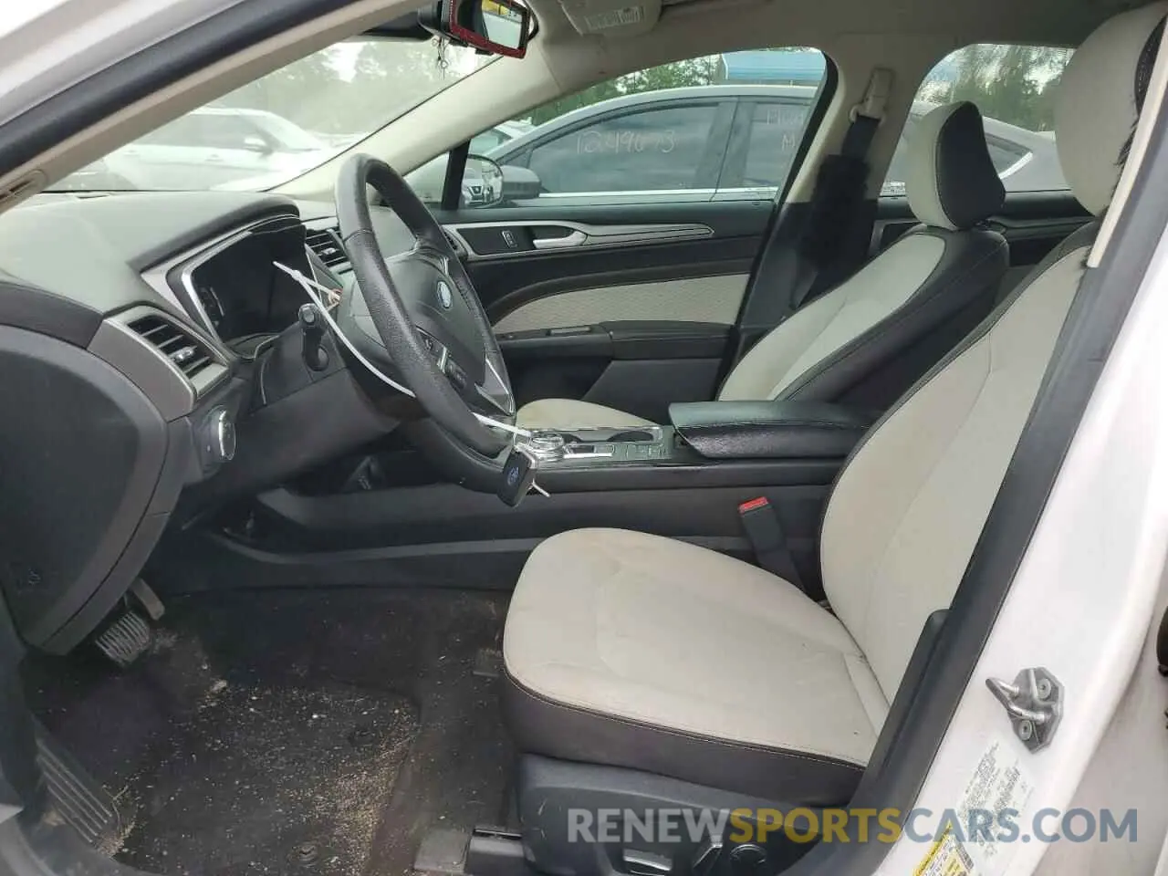 7 Photograph of a damaged car 3FA6P0HD8LR259391 FORD FUSION 2020