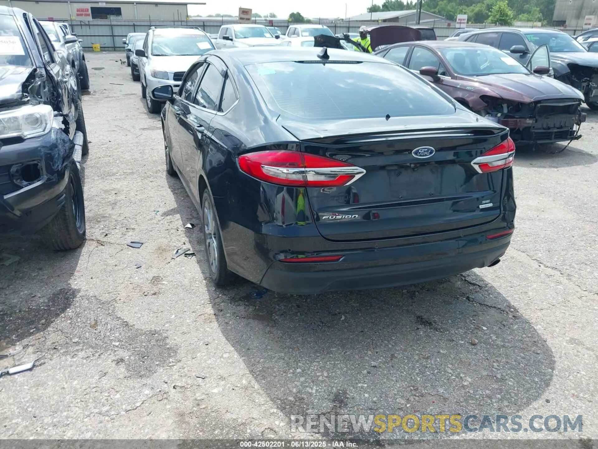 3 Photograph of a damaged car 3FA6P0HD9LR111430 FORD FUSION 2020