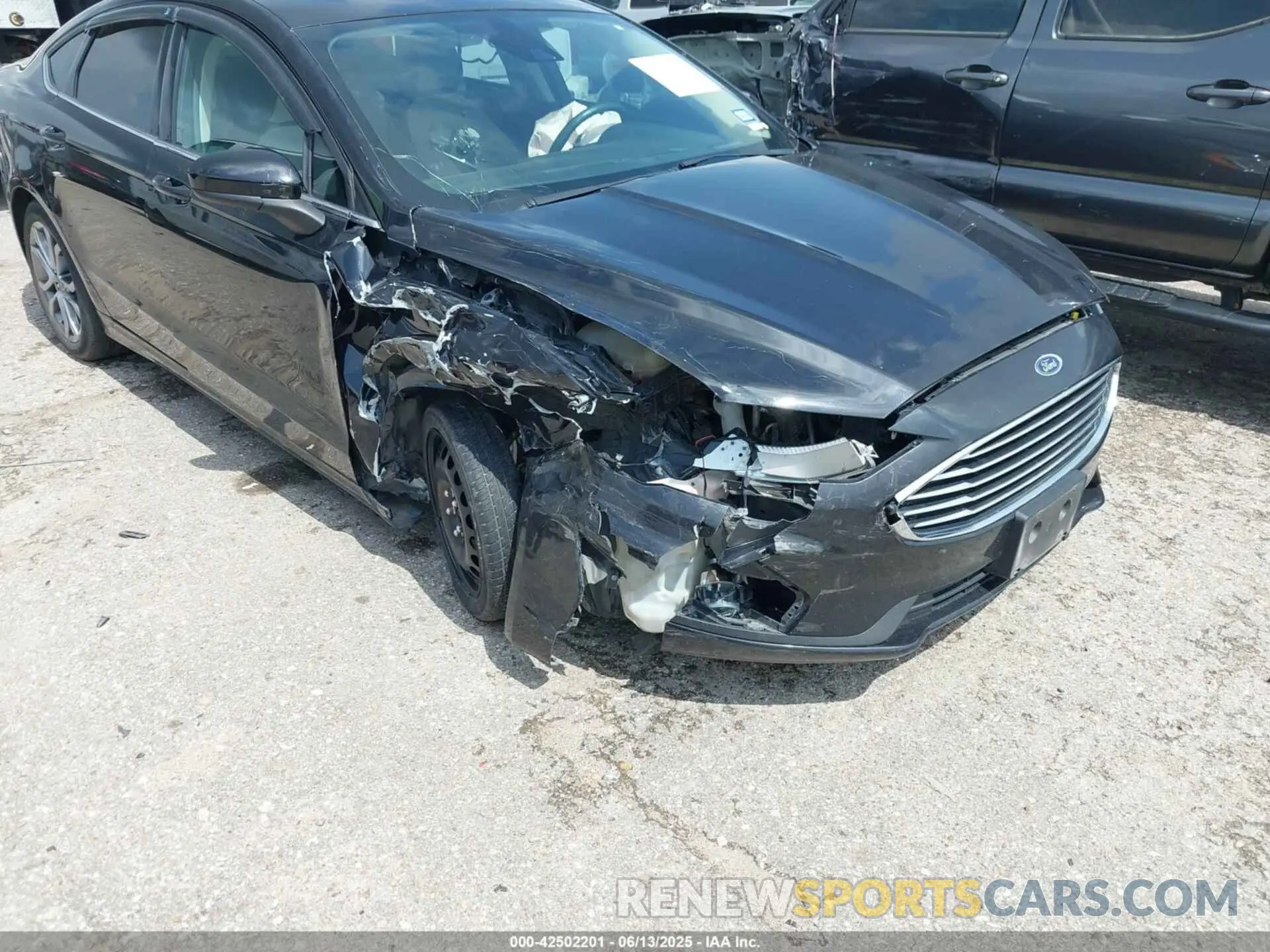 6 Photograph of a damaged car 3FA6P0HD9LR111430 FORD FUSION 2020