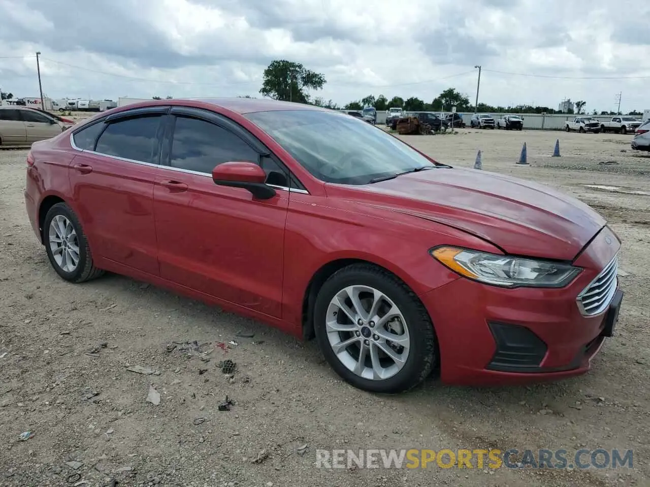 4 Photograph of a damaged car 3FA6P0HD9LR140104 FORD FUSION 2020
