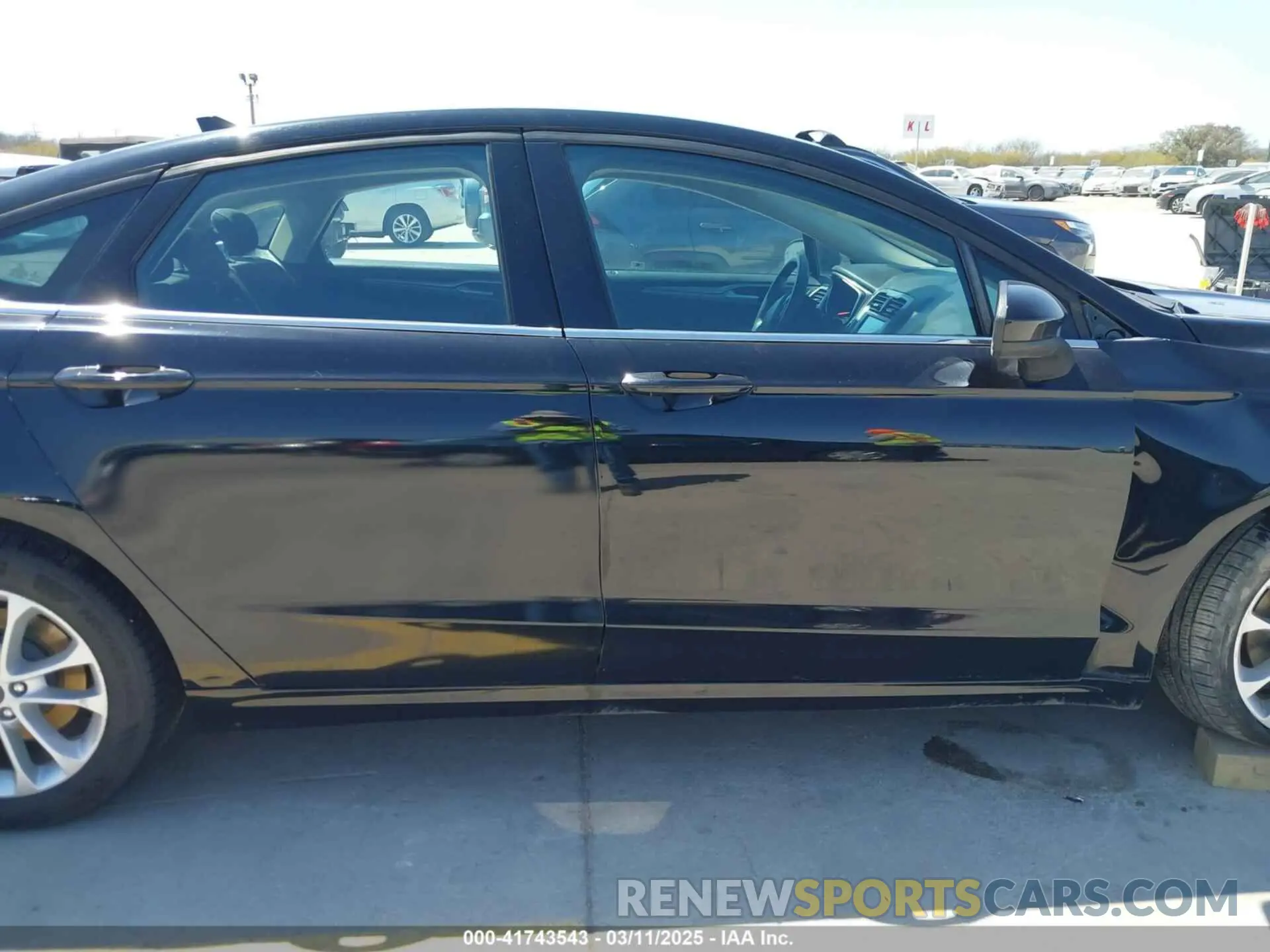 14 Photograph of a damaged car 3FA6P0HD9LR142841 FORD FUSION 2020