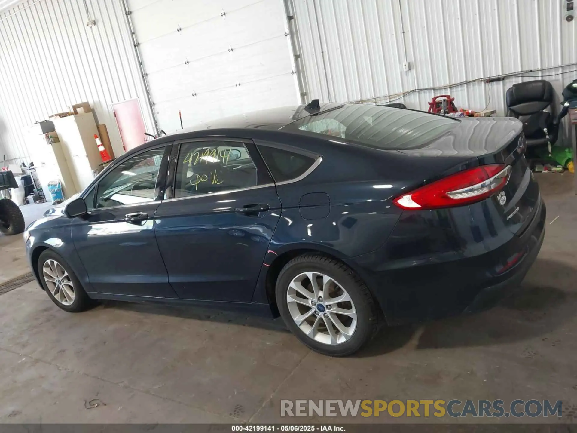14 Photograph of a damaged car 3FA6P0HD9LR149787 FORD FUSION 2020