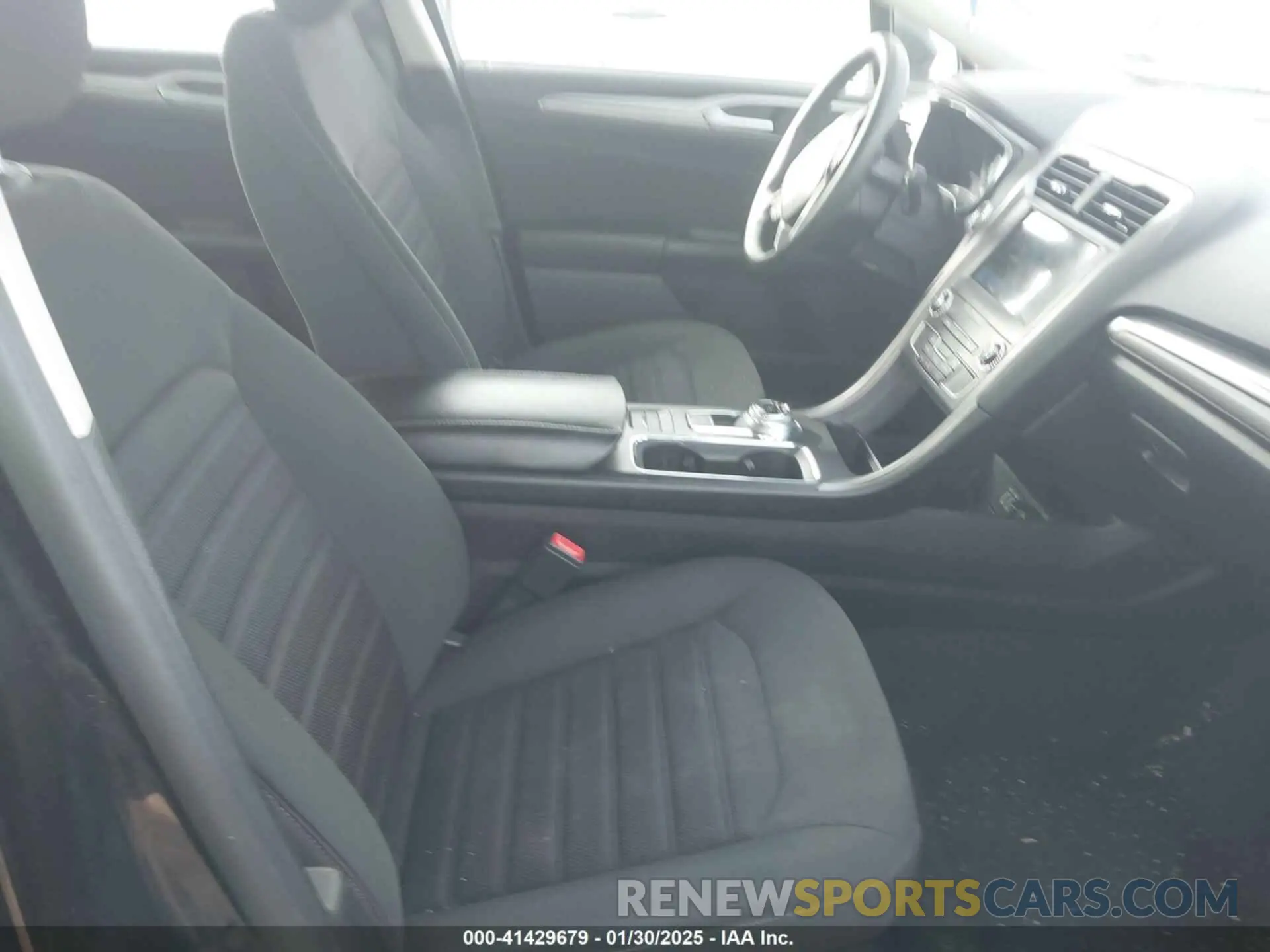 5 Photograph of a damaged car 3FA6P0HD9LR160241 FORD FUSION 2020