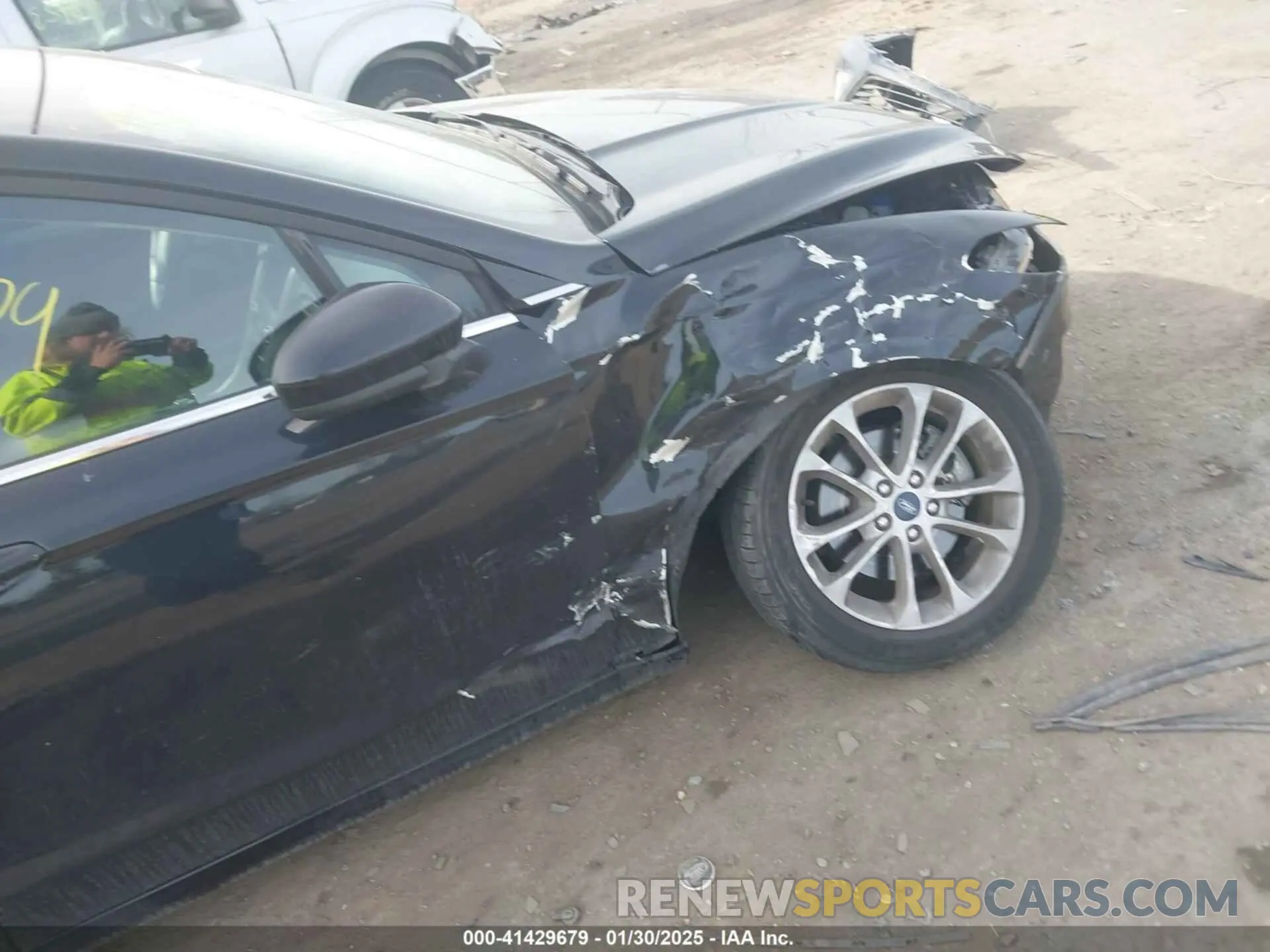 6 Photograph of a damaged car 3FA6P0HD9LR160241 FORD FUSION 2020