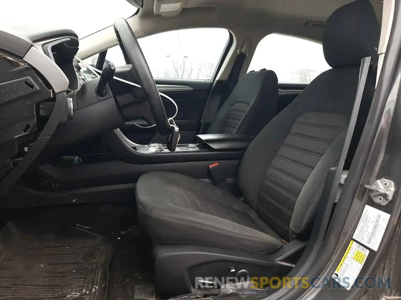 7 Photograph of a damaged car 3FA6P0HD9LR164564 FORD FUSION 2020