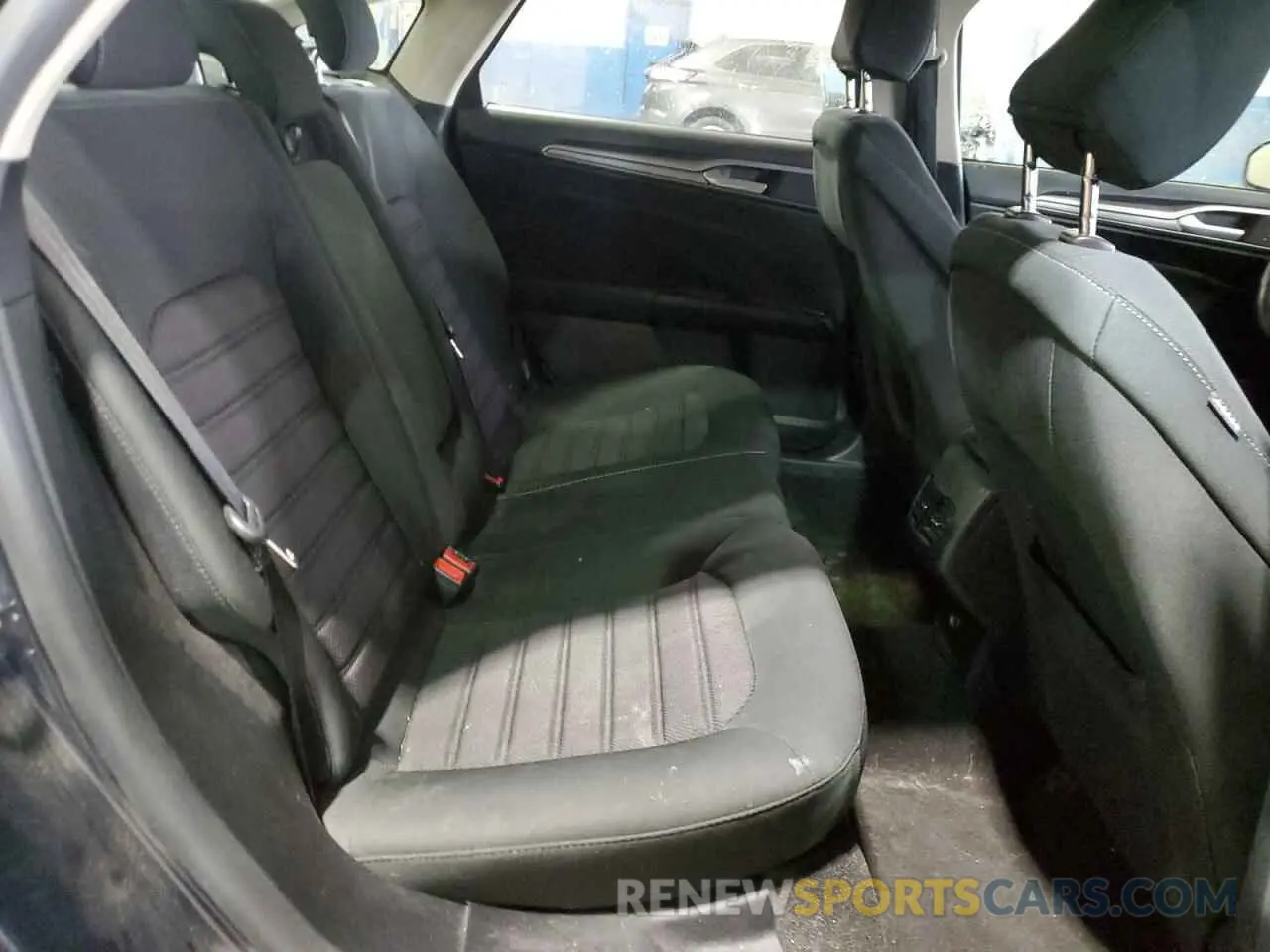 10 Photograph of a damaged car 3FA6P0HD9LR179565 FORD FUSION 2020