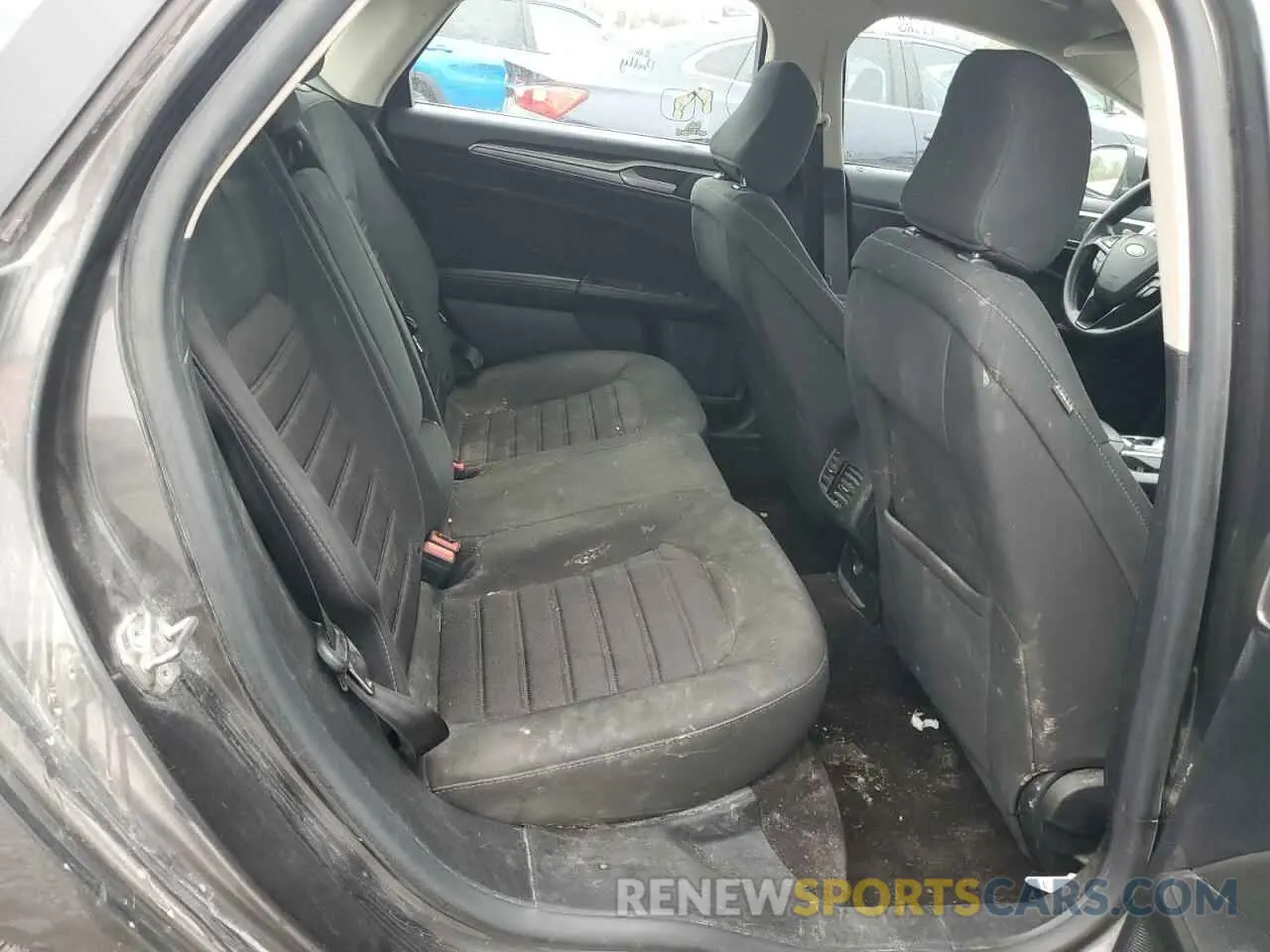10 Photograph of a damaged car 3FA6P0HD9LR181025 FORD FUSION 2020