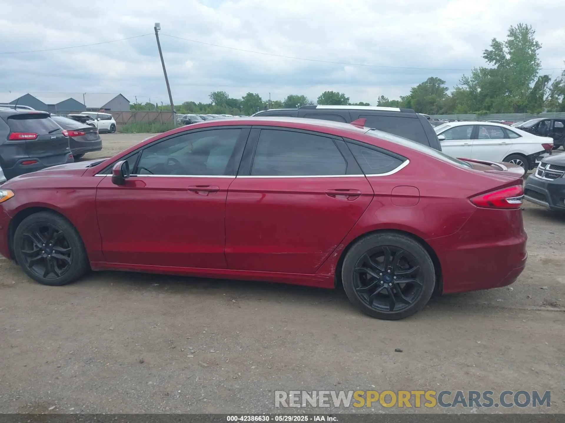 14 Photograph of a damaged car 3FA6P0HD9LR218851 FORD FUSION 2020