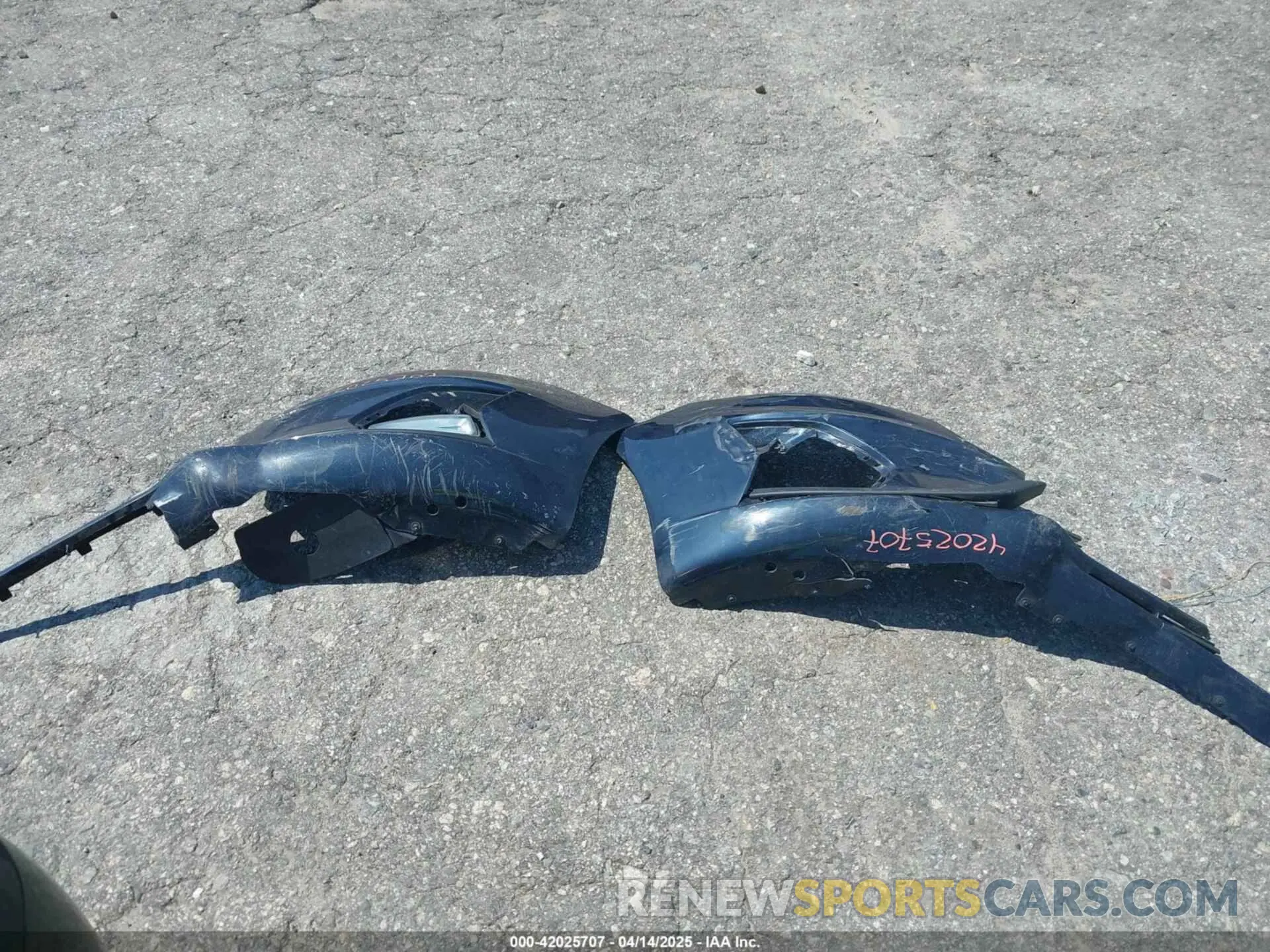 12 Photograph of a damaged car 3FA6P0HD9LR219918 FORD FUSION 2020