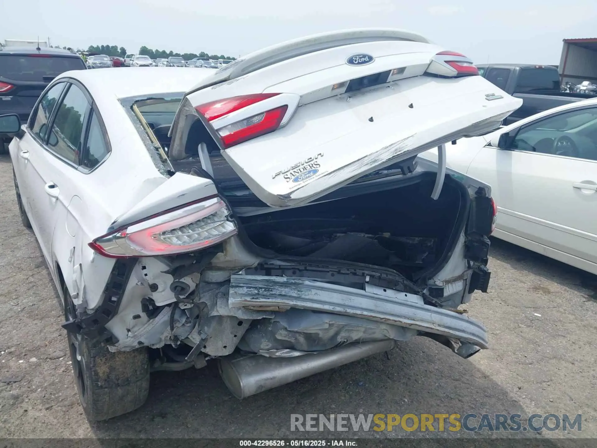 6 Photograph of a damaged car 3FA6P0HD9LR226500 FORD FUSION 2020