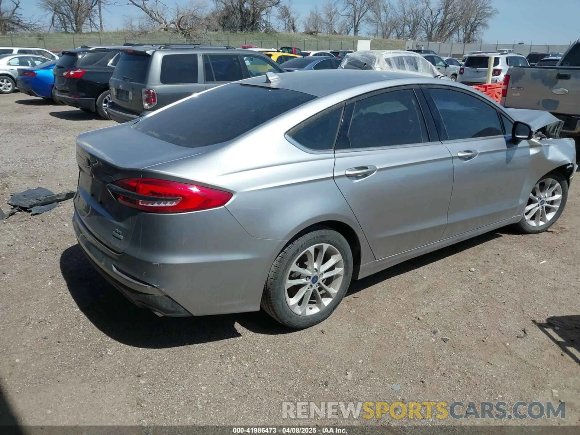 4 Photograph of a damaged car 3FA6P0HD9LR231471 FORD FUSION 2020