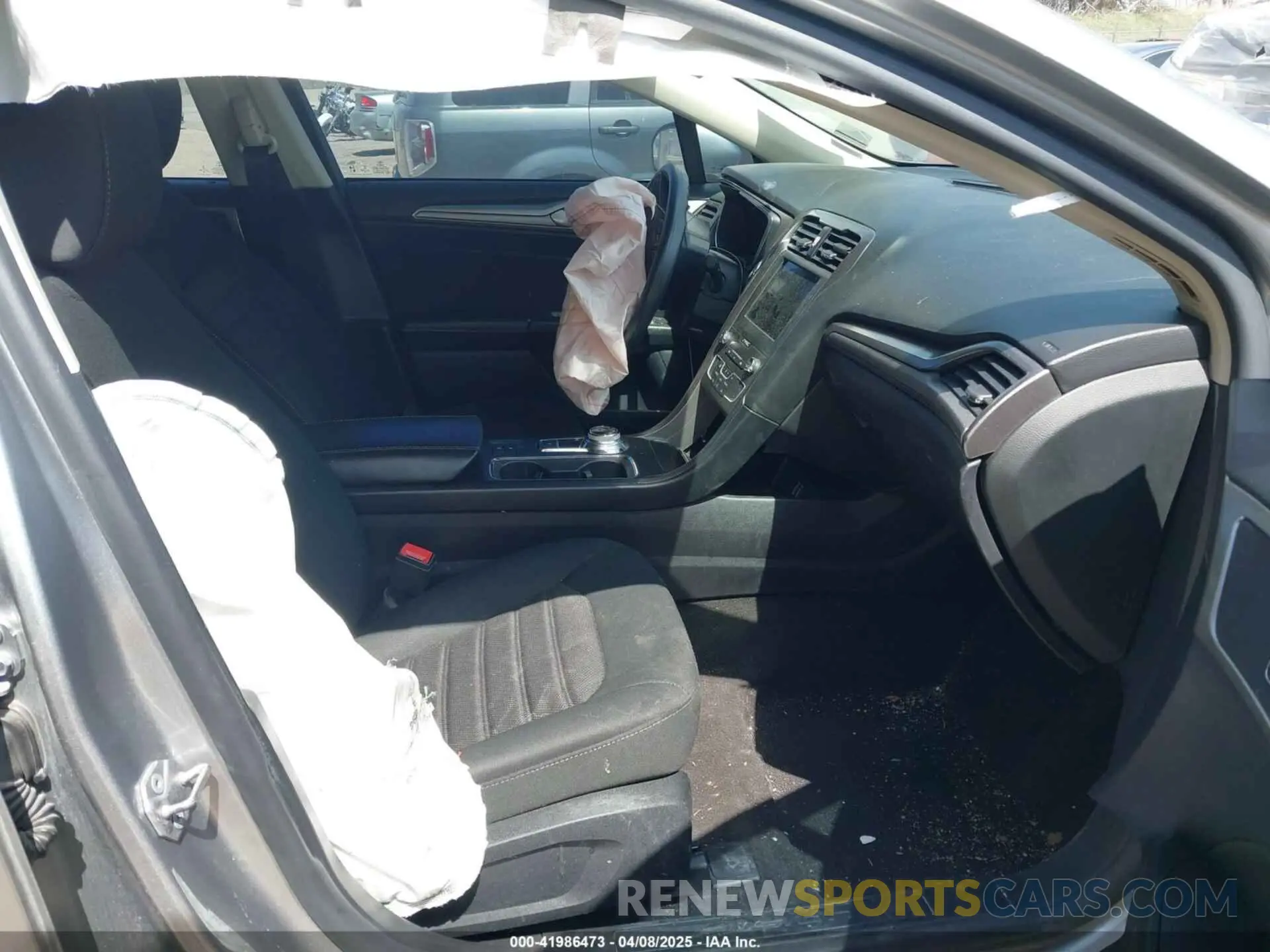 5 Photograph of a damaged car 3FA6P0HD9LR231471 FORD FUSION 2020