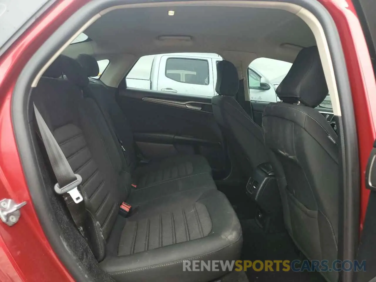 10 Photograph of a damaged car 3FA6P0HD9LR245869 FORD FUSION 2020