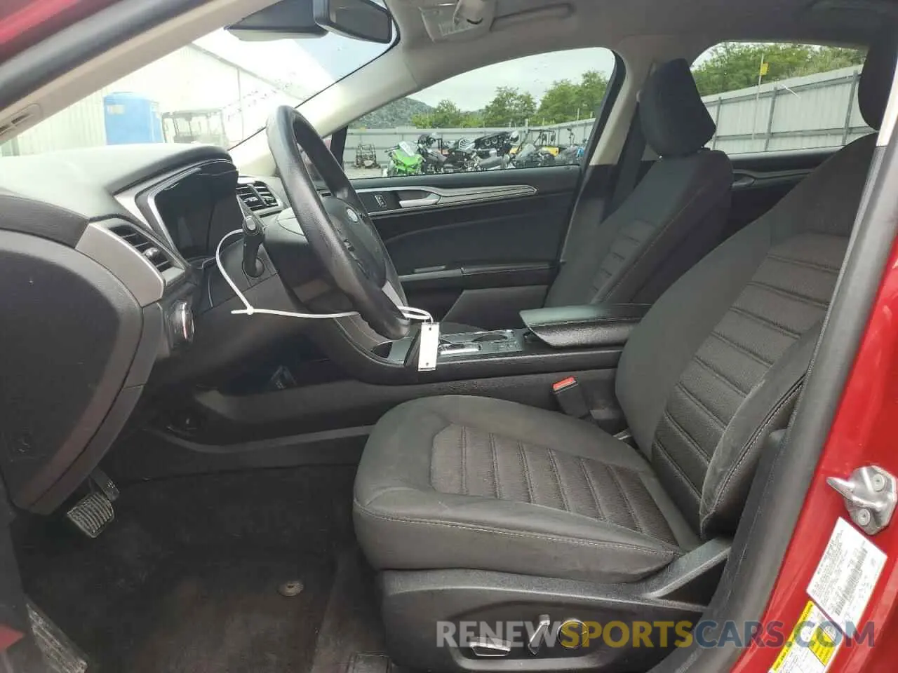 7 Photograph of a damaged car 3FA6P0HD9LR245869 FORD FUSION 2020