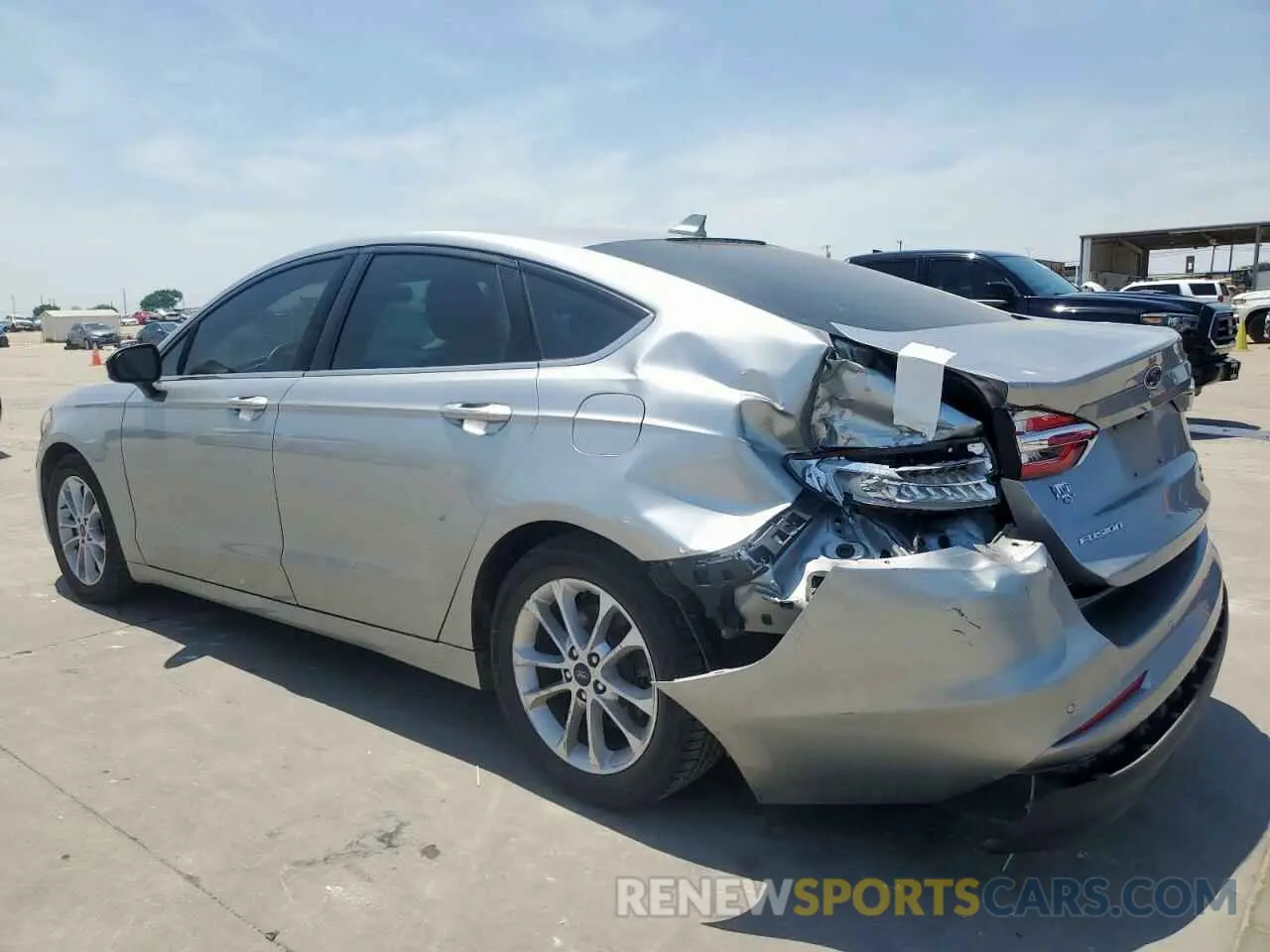 2 Photograph of a damaged car 3FA6P0HDXLR111145 FORD FUSION 2020