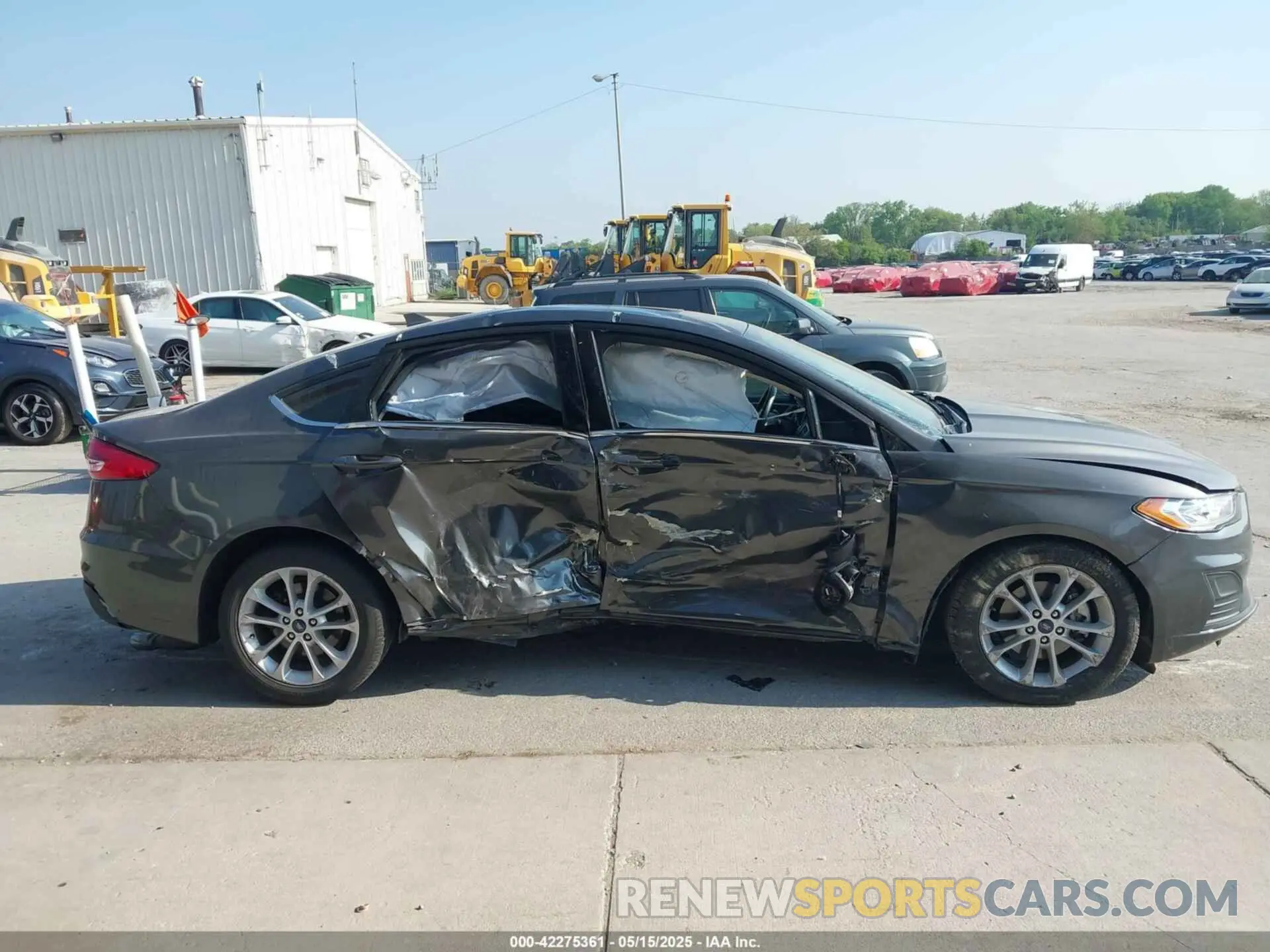 14 Photograph of a damaged car 3FA6P0HDXLR150138 FORD FUSION 2020