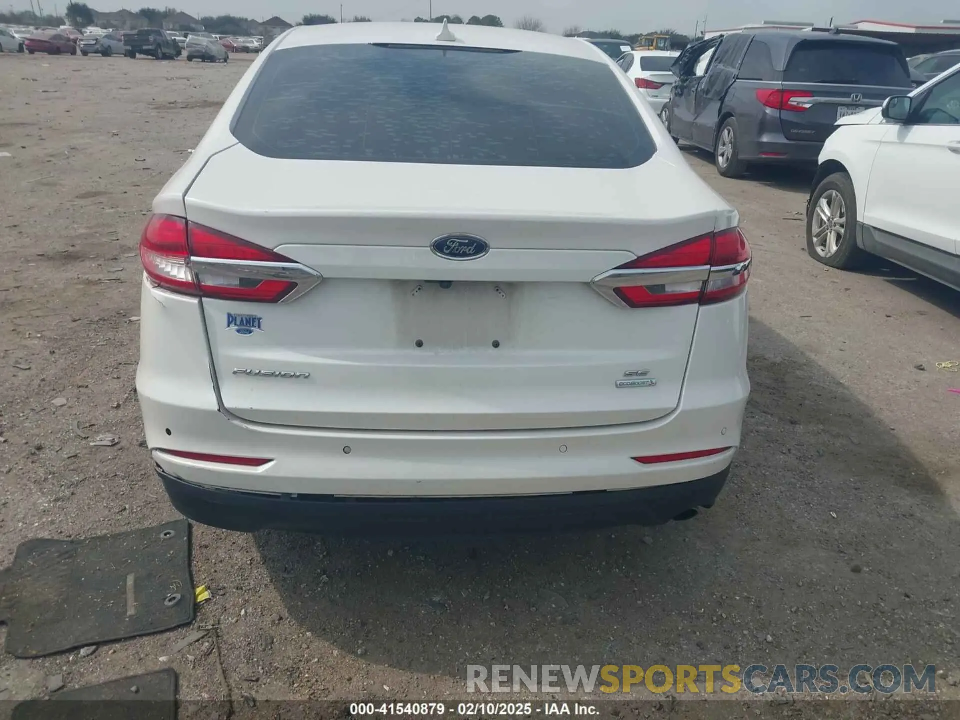 15 Photograph of a damaged car 3FA6P0HDXLR168316 FORD FUSION 2020