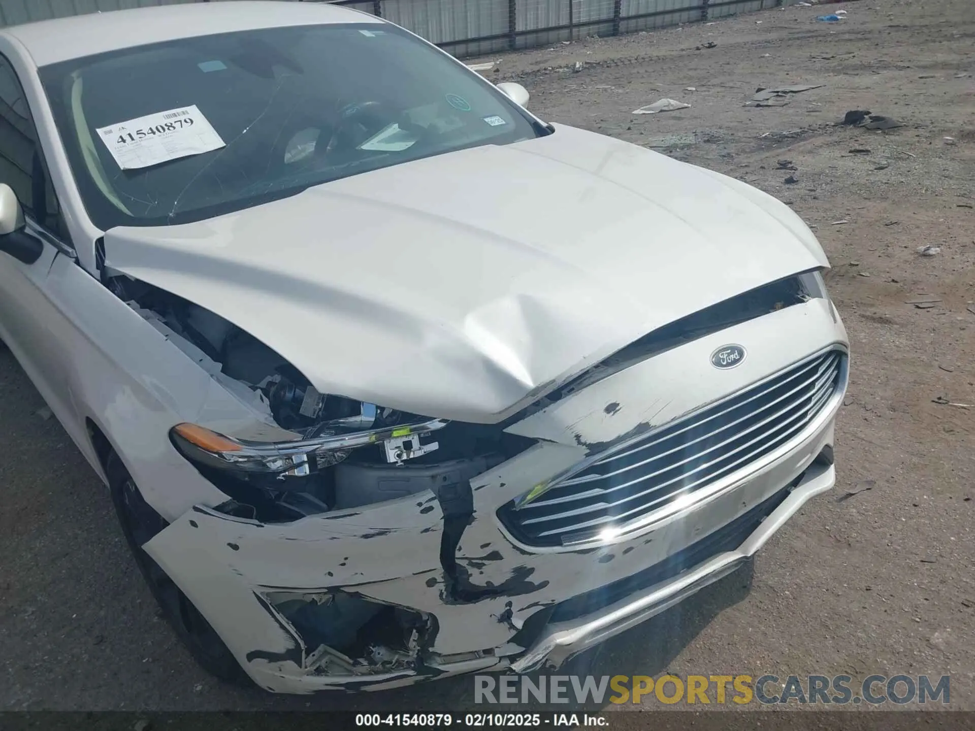 16 Photograph of a damaged car 3FA6P0HDXLR168316 FORD FUSION 2020
