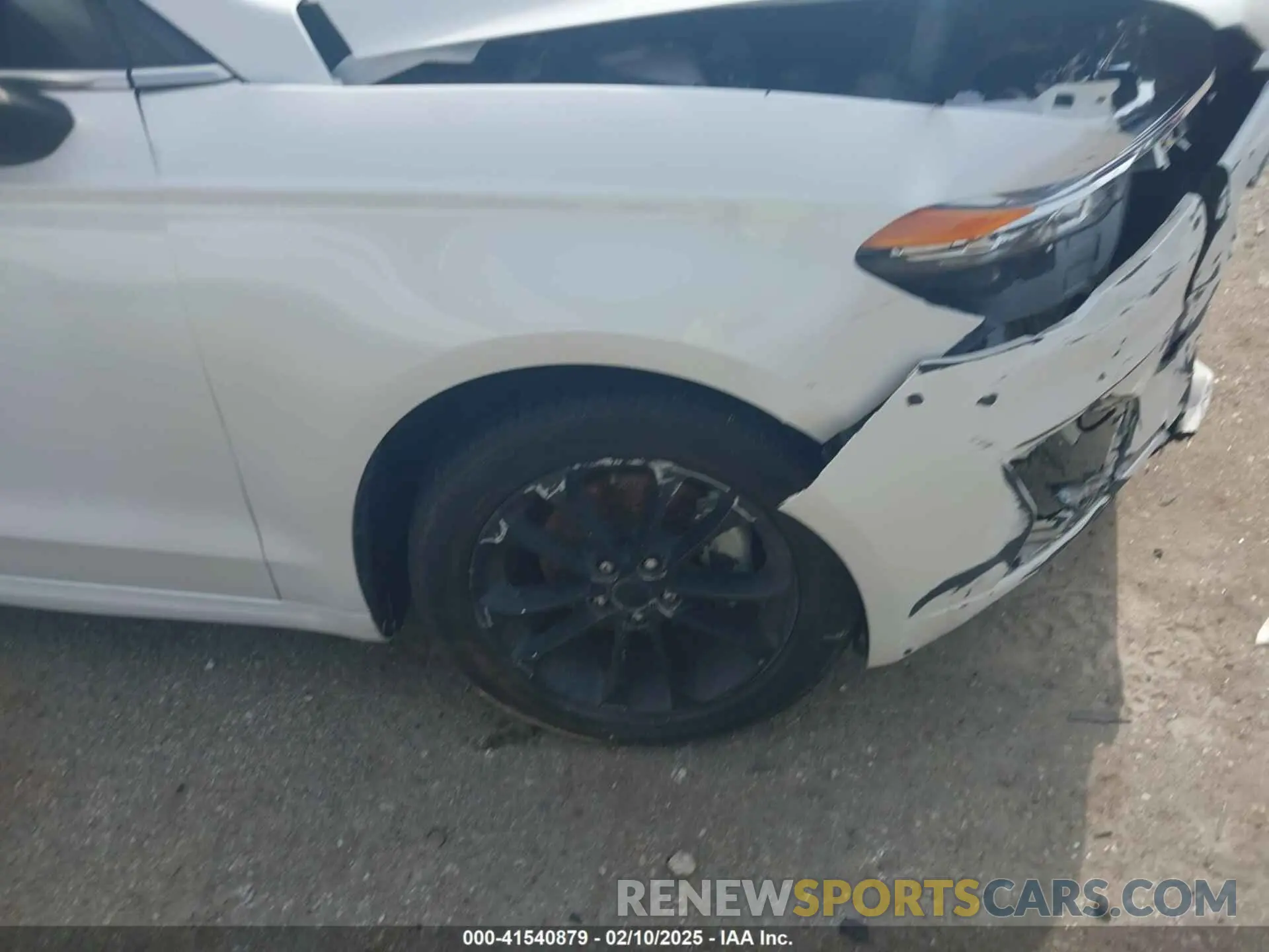 17 Photograph of a damaged car 3FA6P0HDXLR168316 FORD FUSION 2020